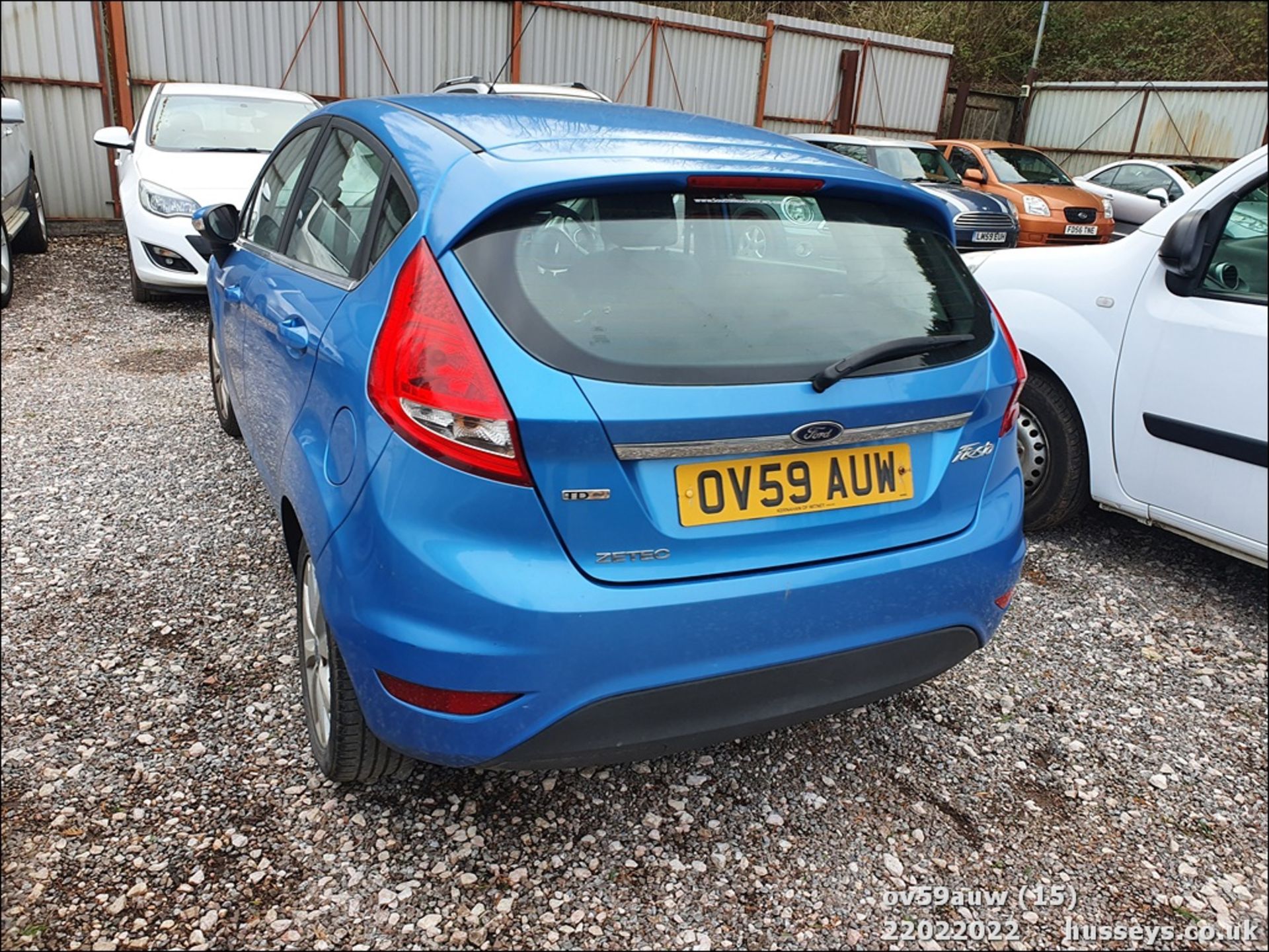 09/59 FORD FIESTA ZETEC 68 TDCI - 1399cc 5dr Hatchback (Blue, 99k) - Image 15 of 26