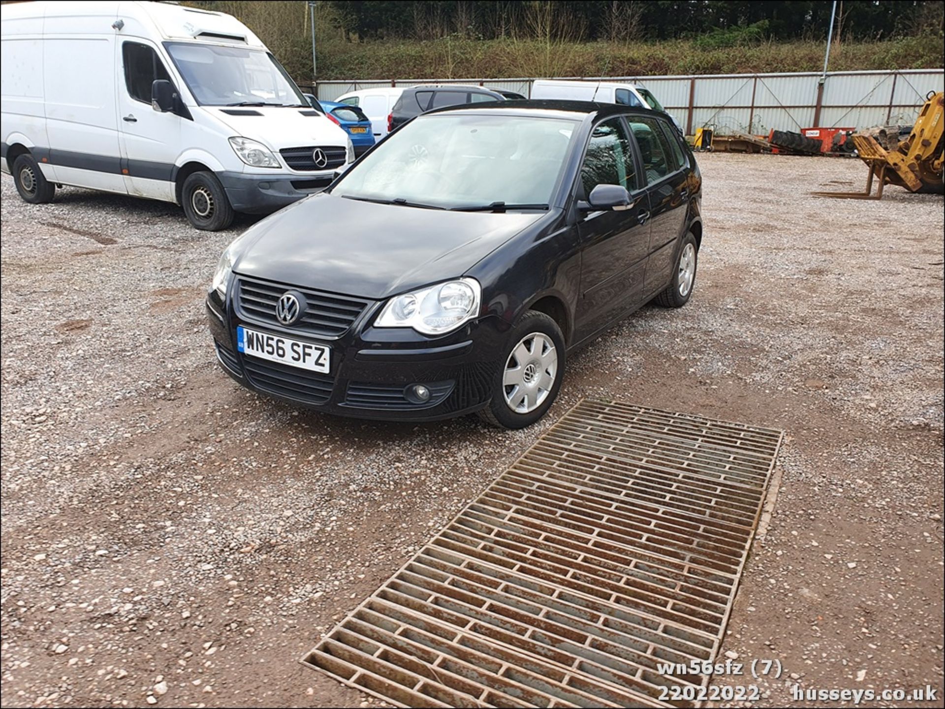 06/56 VOLKSWAGEN POLO S 80 - 1390cc 5dr Hatchback (Black, 85k) - Image 8 of 34