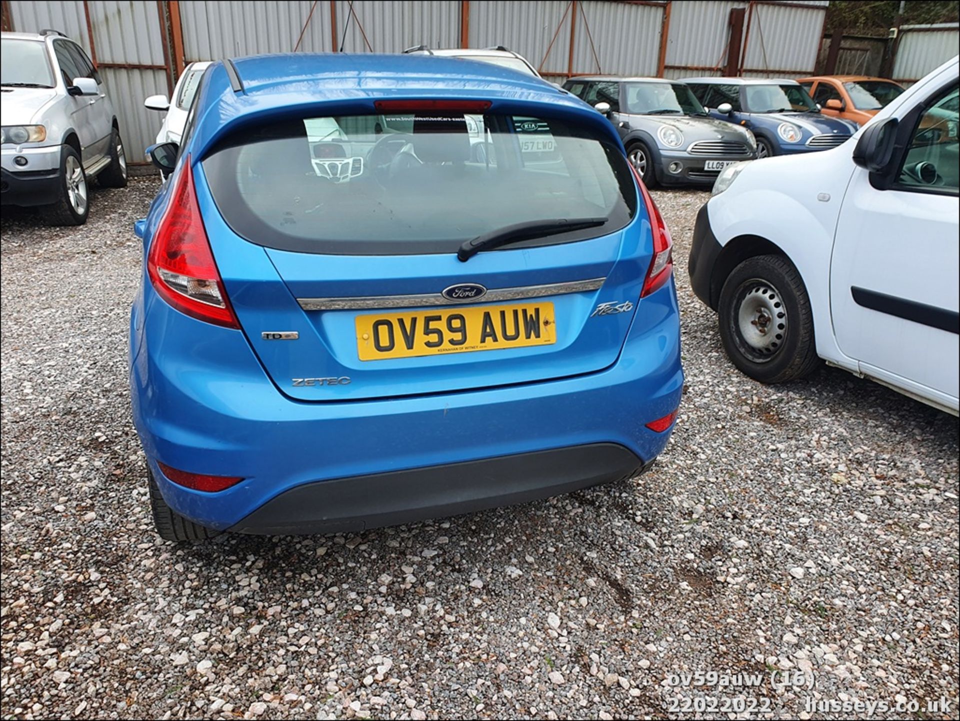 09/59 FORD FIESTA ZETEC 68 TDCI - 1399cc 5dr Hatchback (Blue, 99k) - Image 16 of 26