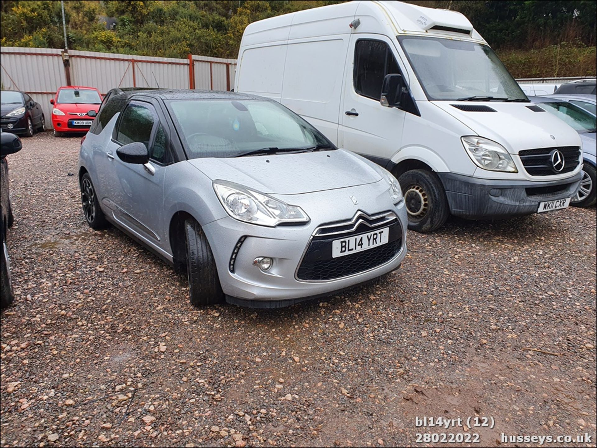 14/14 CITROEN DS3 DSTYLE + E-HDI - 1560cc 3dr Hatchback (Silver, 122k) - Image 13 of 25