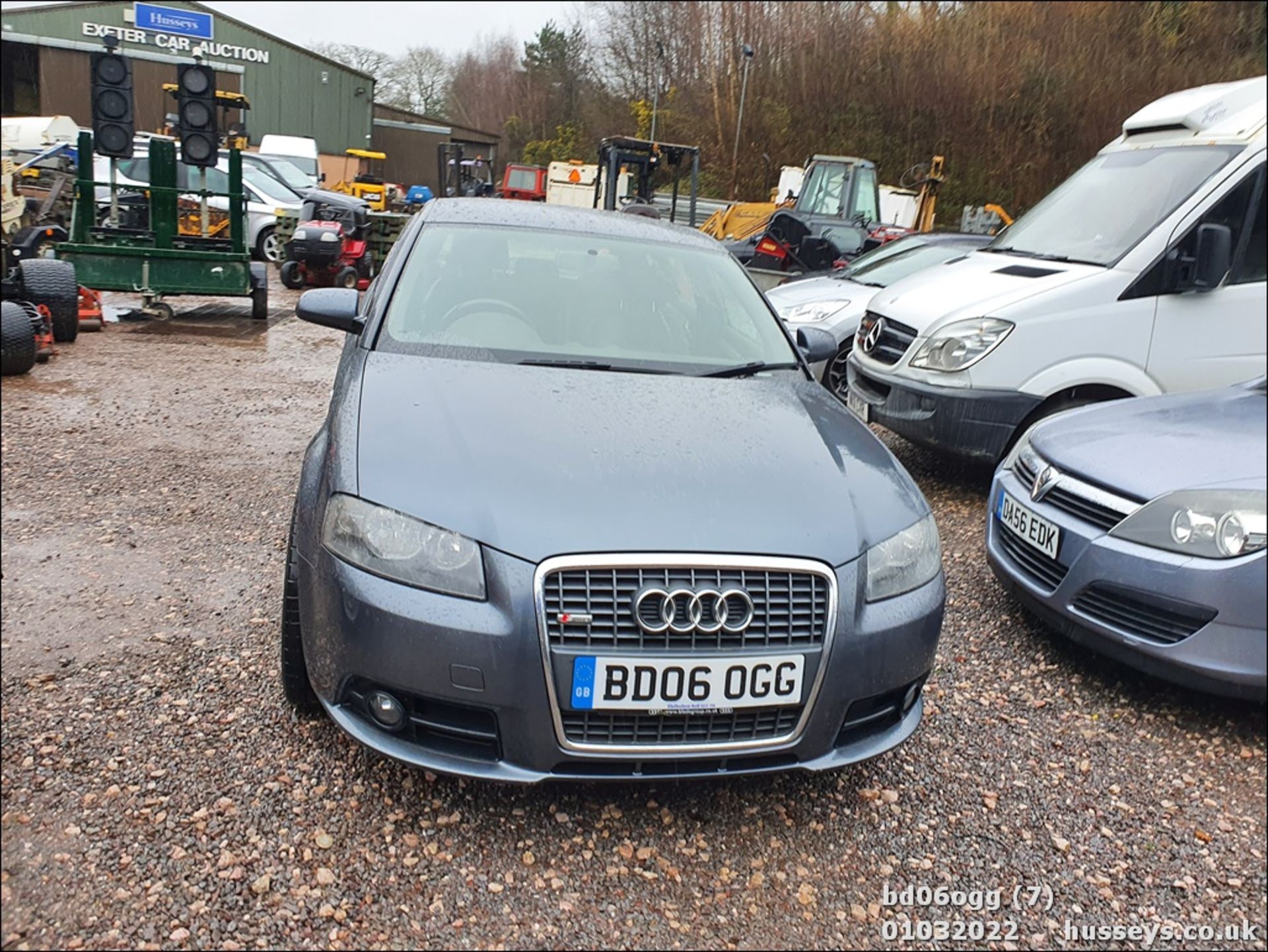 06/06 AUDI A3 TDI S LINE AUTO - 1968cc 5dr Hatchback (Grey) - Image 8 of 31