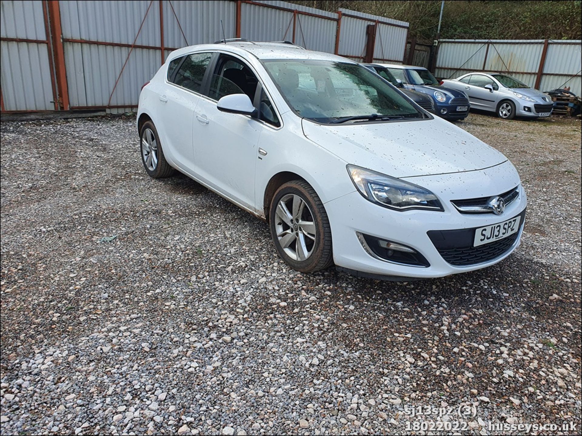 13/13 VAUXHALL ASTRA SRI - 1398cc 5dr Hatchback (White, 98k) - Image 3 of 48