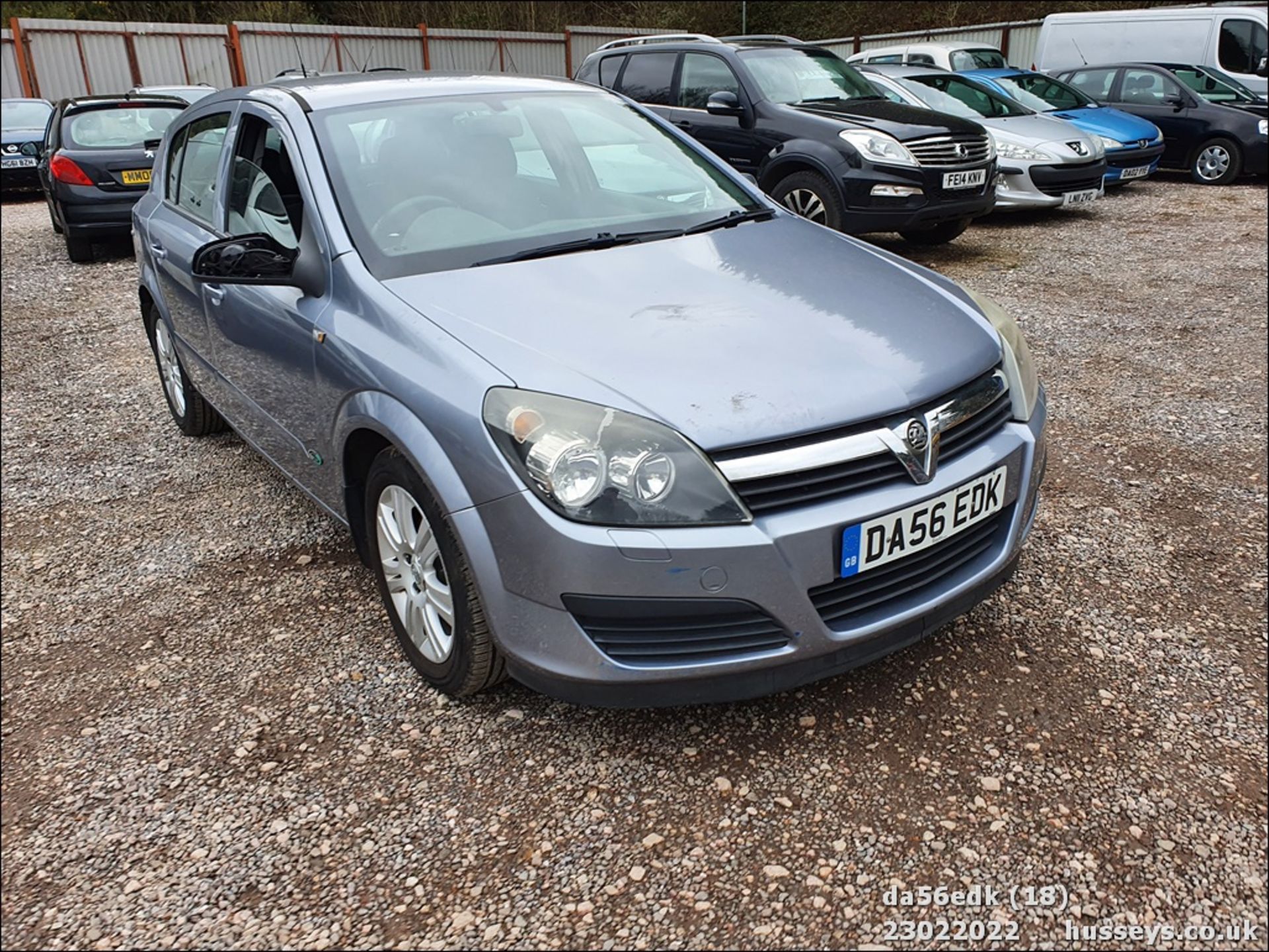 06/56 VAUXHALL ASTRA ACTIVE - 1598cc 5dr Hatchback (Silver) - Image 17 of 42