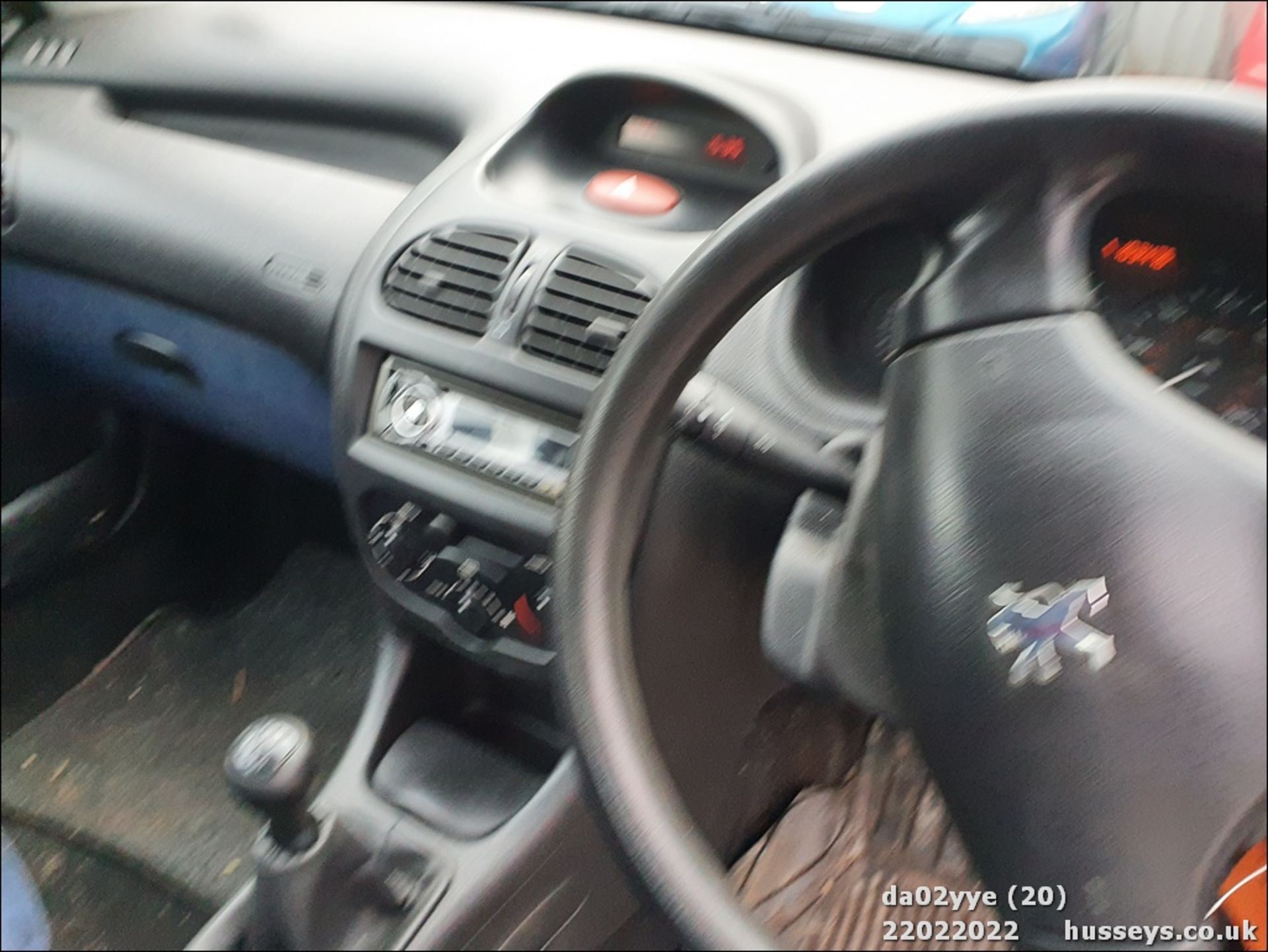 02/02 PEUGEOT 206 STYLE HDI - 1398cc 3dr Hatchback (Blue, 103k) - Image 20 of 38