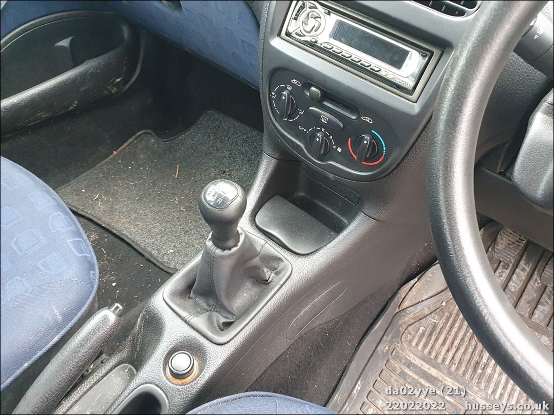 02/02 PEUGEOT 206 STYLE HDI - 1398cc 3dr Hatchback (Blue, 103k) - Image 21 of 38