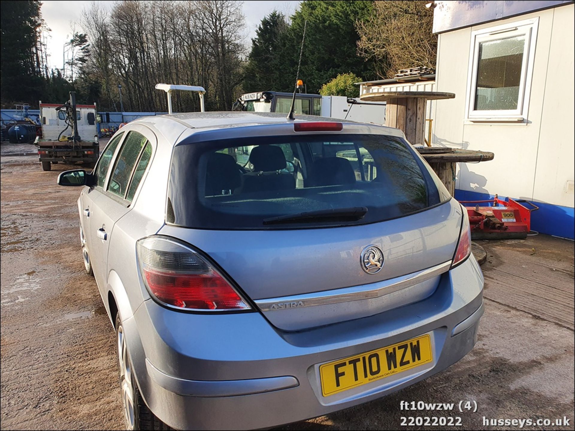 10/10 VAUXHALL ASTRA CLUB - 1364cc 5dr Hatchback (Silver) - Image 5 of 29