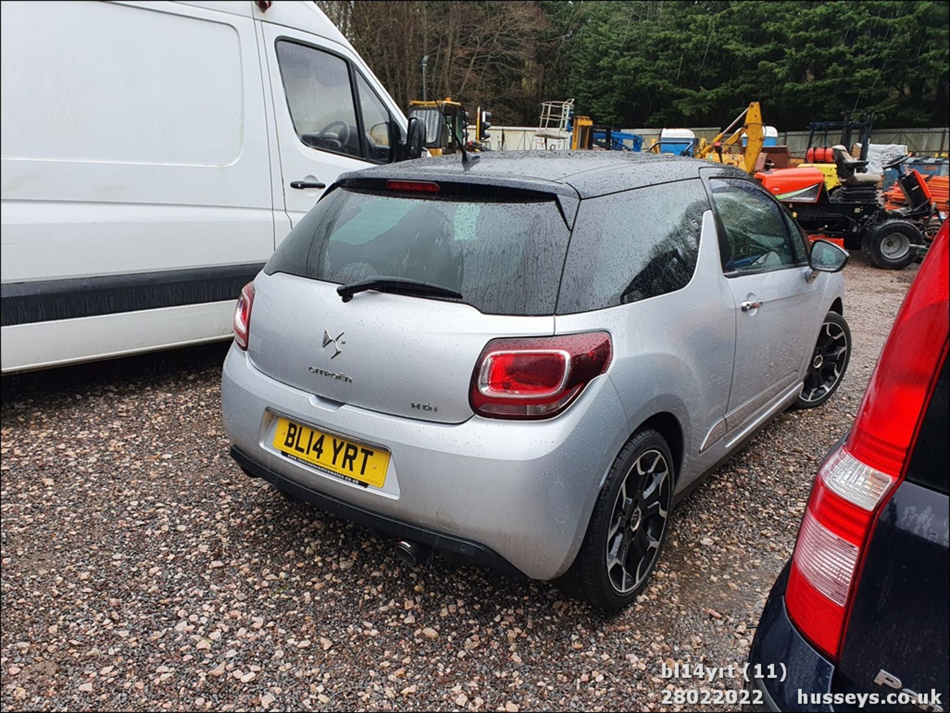 14/14 CITROEN DS3 DSTYLE + E-HDI - 1560cc 3dr Hatchback (Silver, 122k) - Image 12 of 25