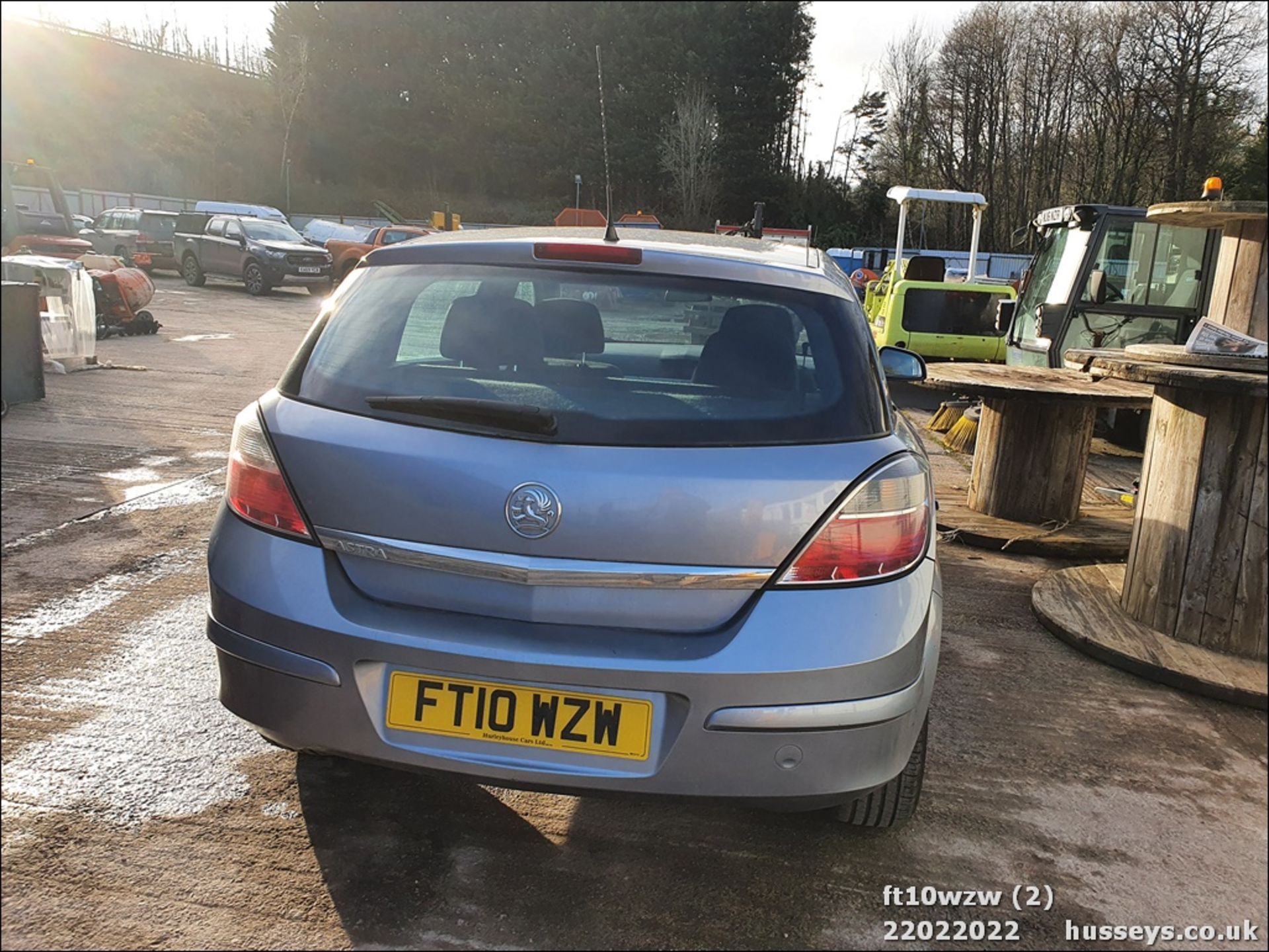 10/10 VAUXHALL ASTRA CLUB - 1364cc 5dr Hatchback (Silver) - Image 2 of 29