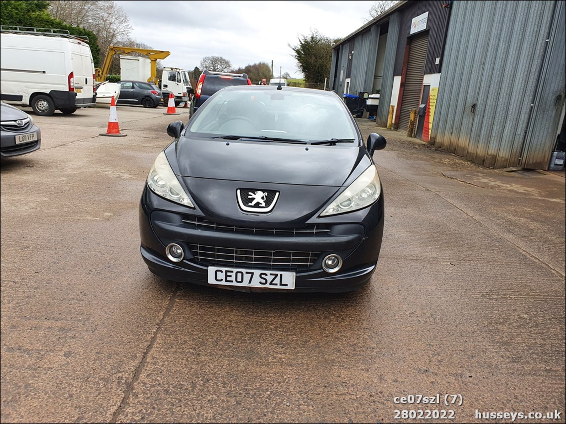 07/07 PEUGEOT 207 GT CC - 1598cc 2dr Convertible (Black, 103k) - Image 7 of 42