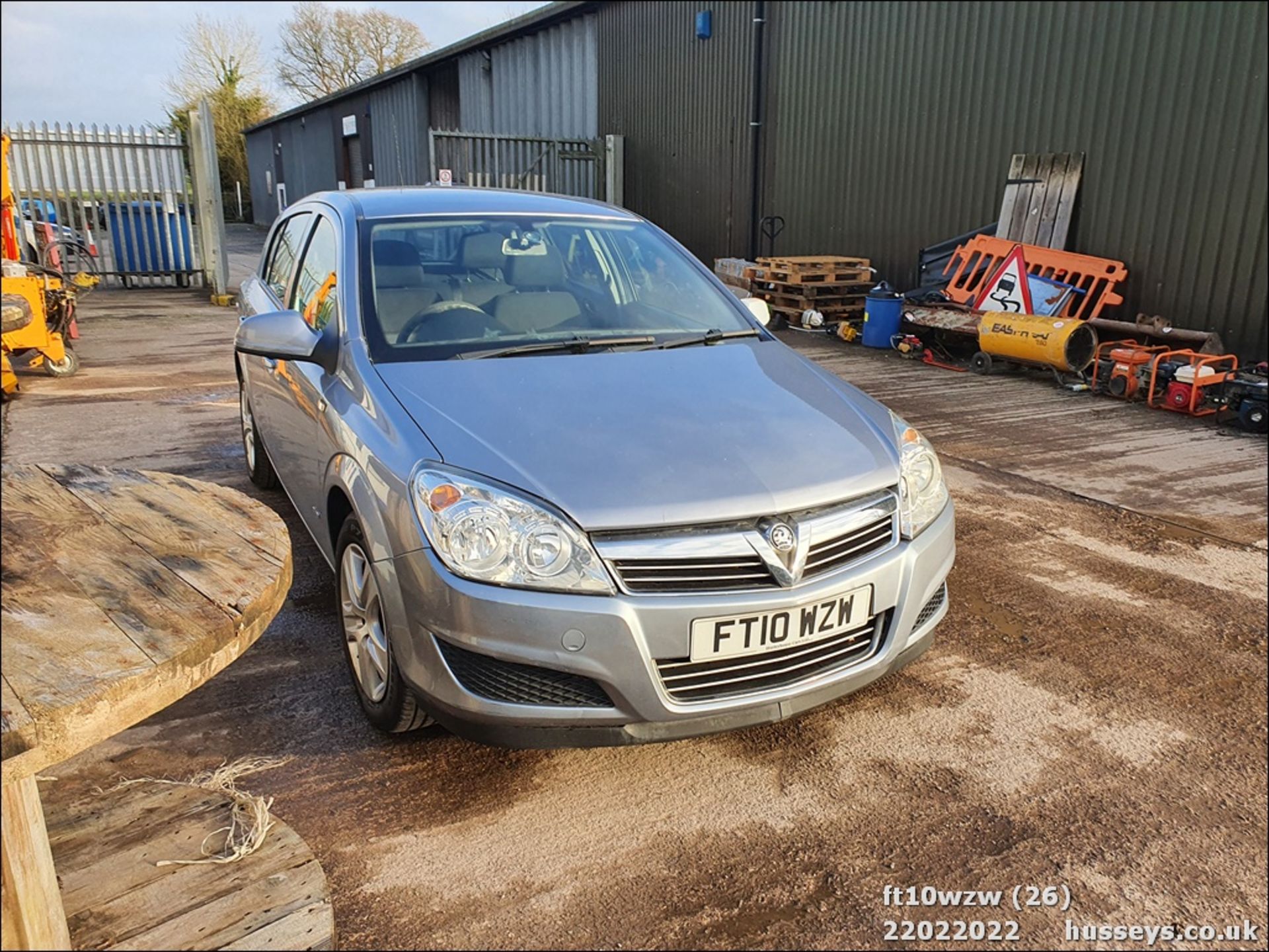10/10 VAUXHALL ASTRA CLUB - 1364cc 5dr Hatchback (Silver) - Image 27 of 29