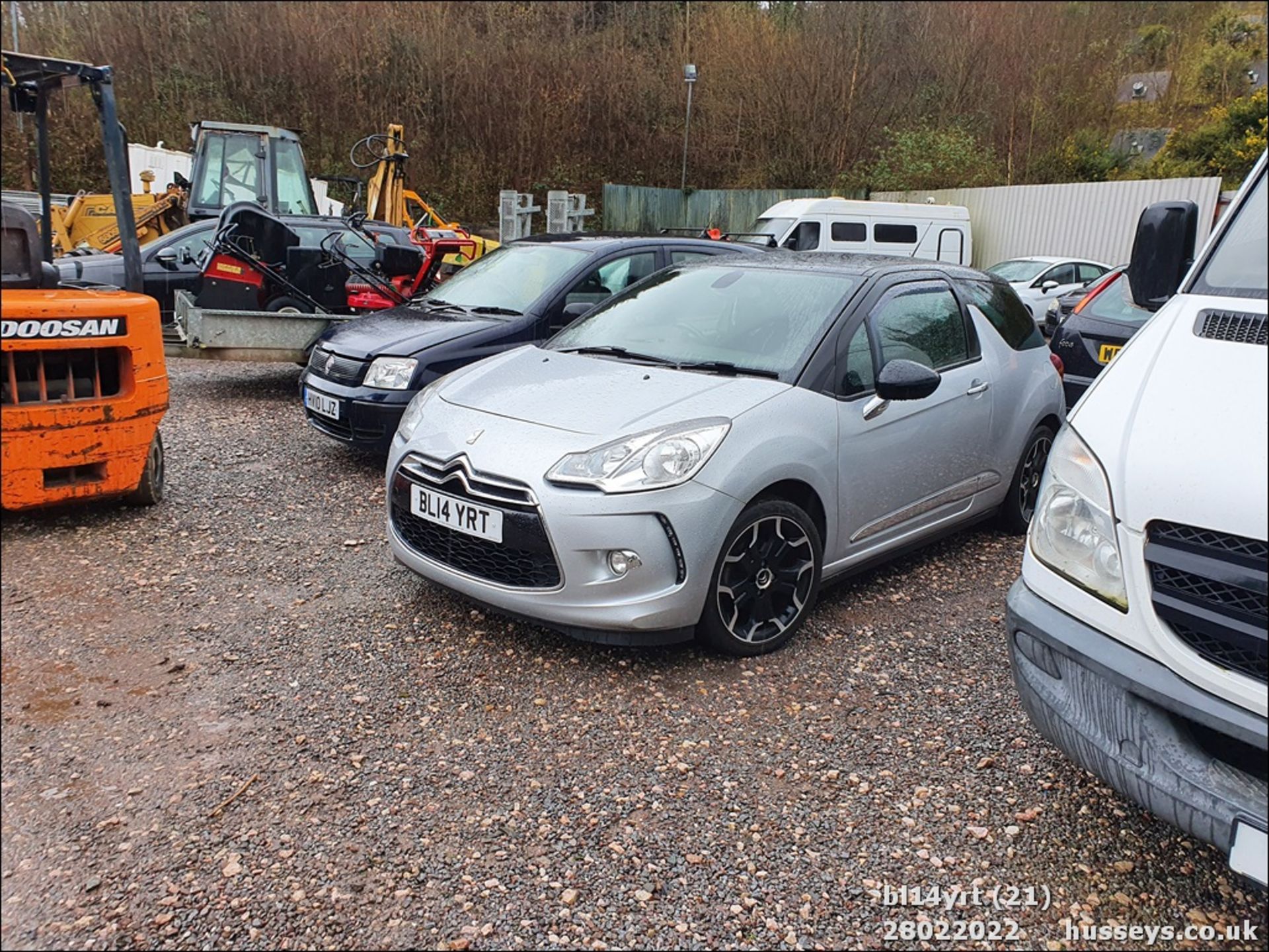 14/14 CITROEN DS3 DSTYLE + E-HDI - 1560cc 3dr Hatchback (Silver, 122k) - Image 21 of 25