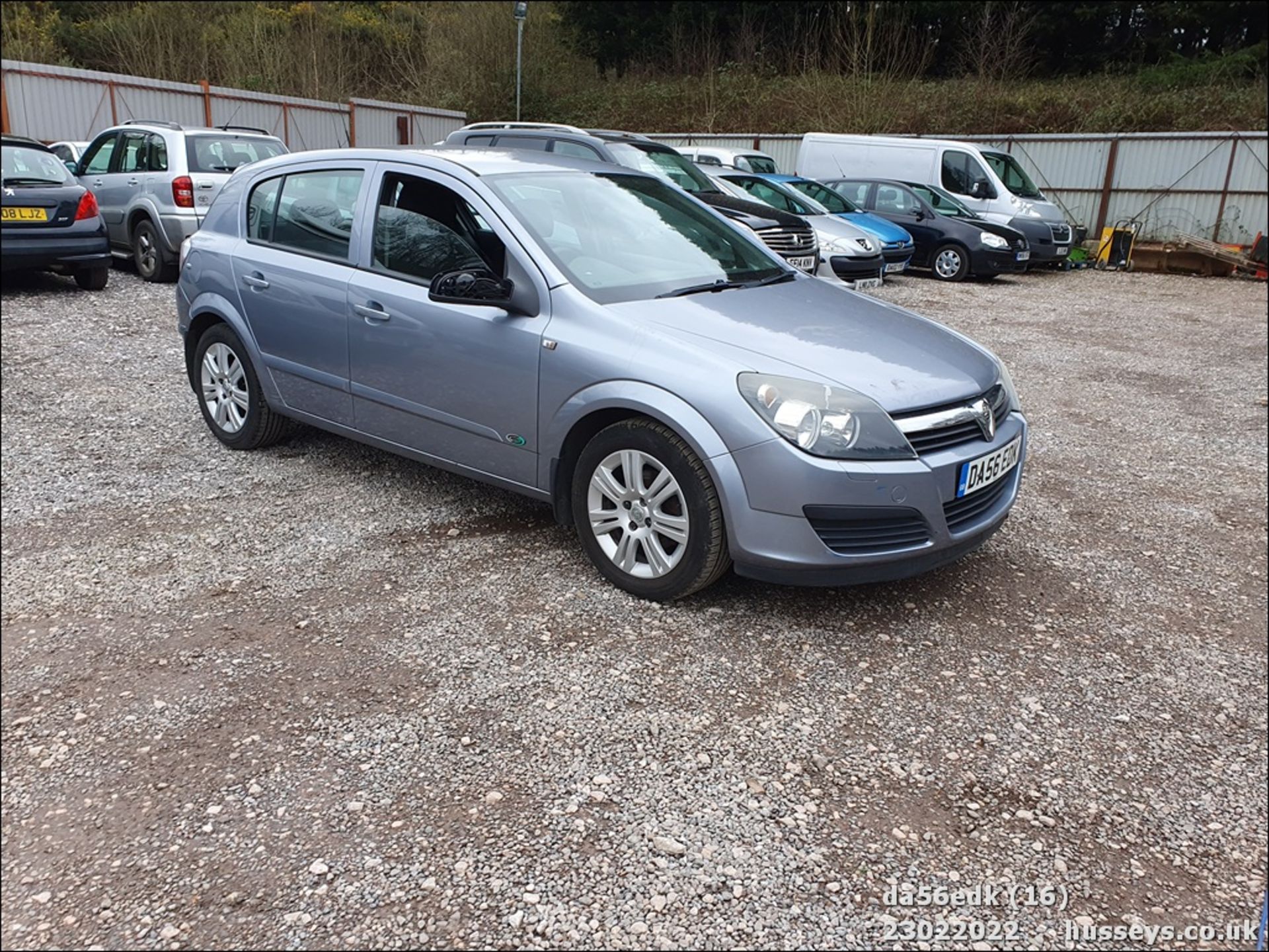 06/56 VAUXHALL ASTRA ACTIVE - 1598cc 5dr Hatchback (Silver) - Image 15 of 42