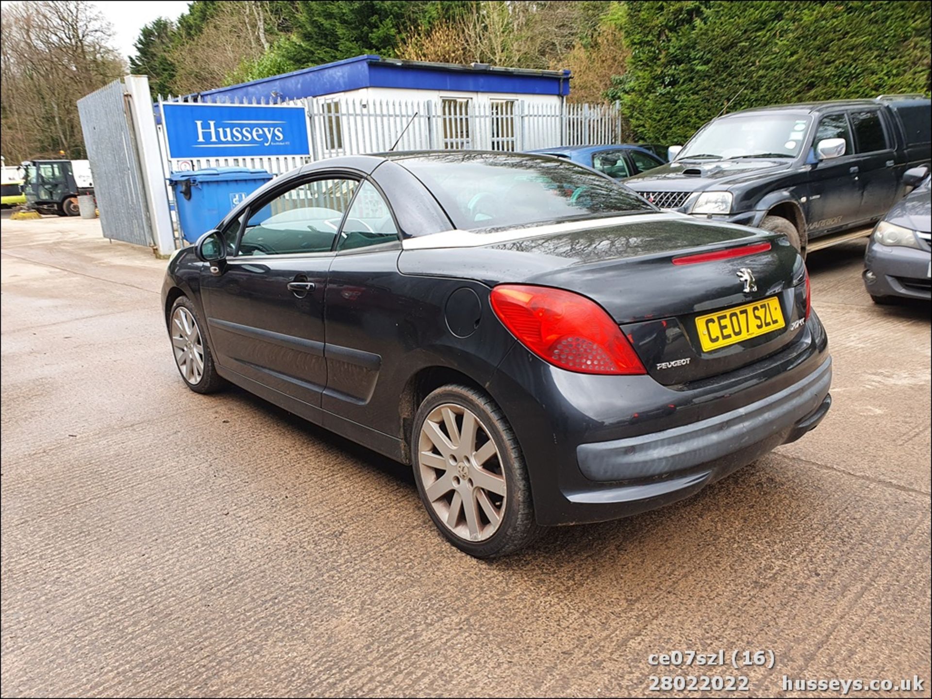 07/07 PEUGEOT 207 GT CC - 1598cc 2dr Convertible (Black, 103k) - Image 16 of 42