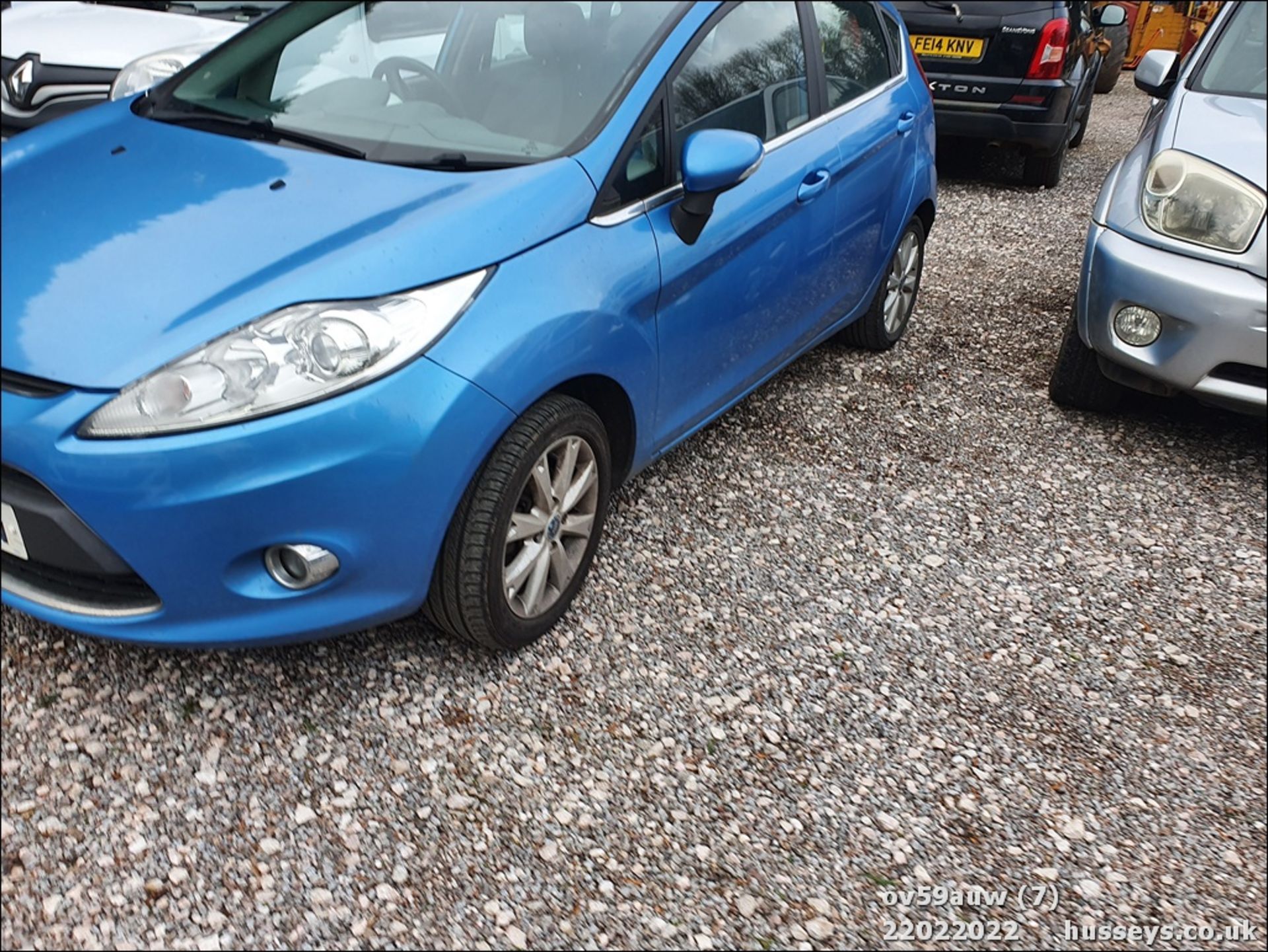 09/59 FORD FIESTA ZETEC 68 TDCI - 1399cc 5dr Hatchback (Blue, 99k) - Image 8 of 26