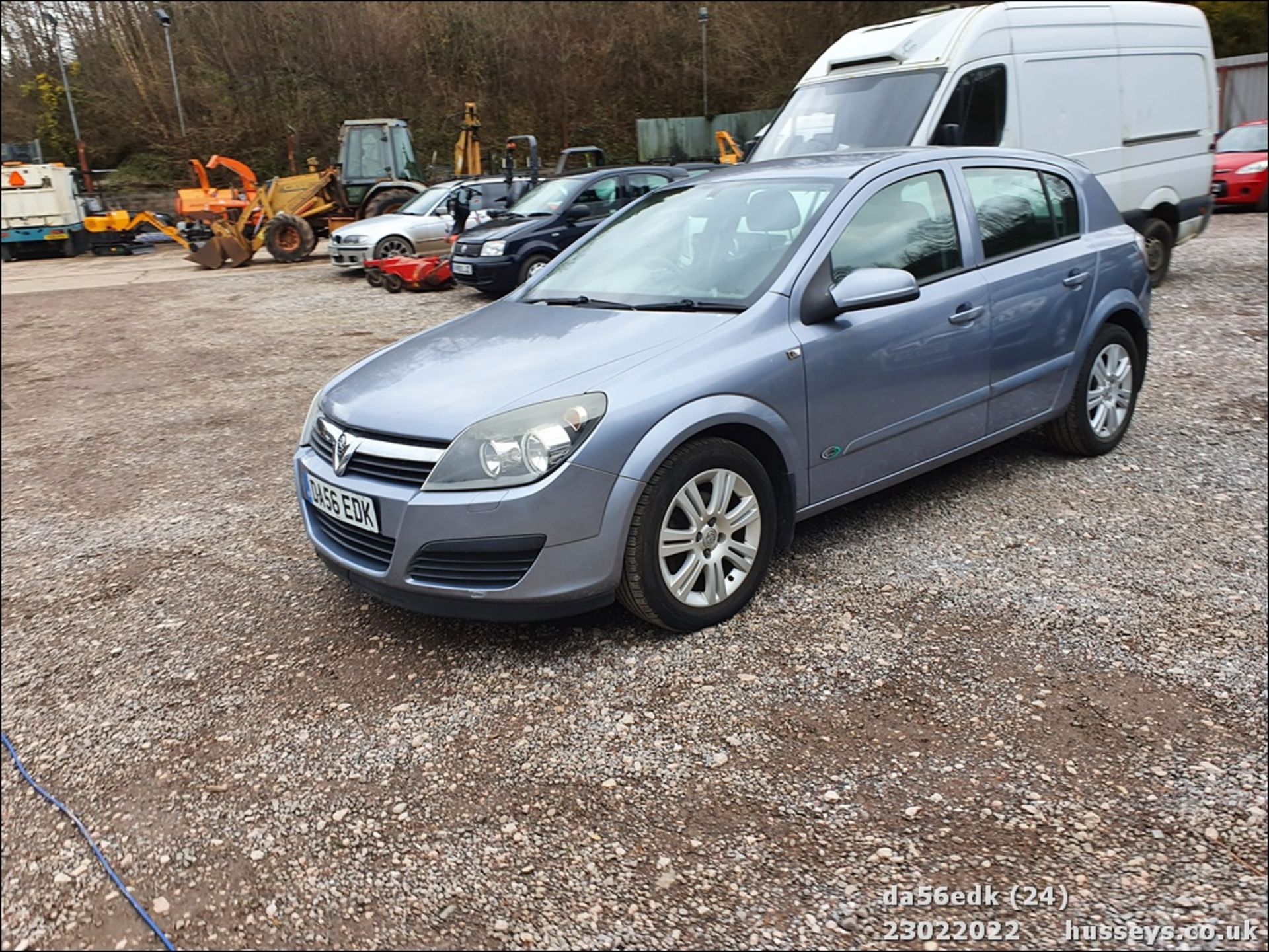 06/56 VAUXHALL ASTRA ACTIVE - 1598cc 5dr Hatchback (Silver) - Image 23 of 42