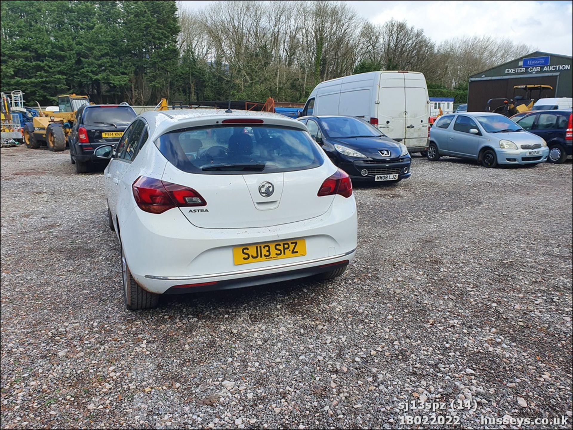 13/13 VAUXHALL ASTRA SRI - 1398cc 5dr Hatchback (White, 98k) - Image 14 of 48