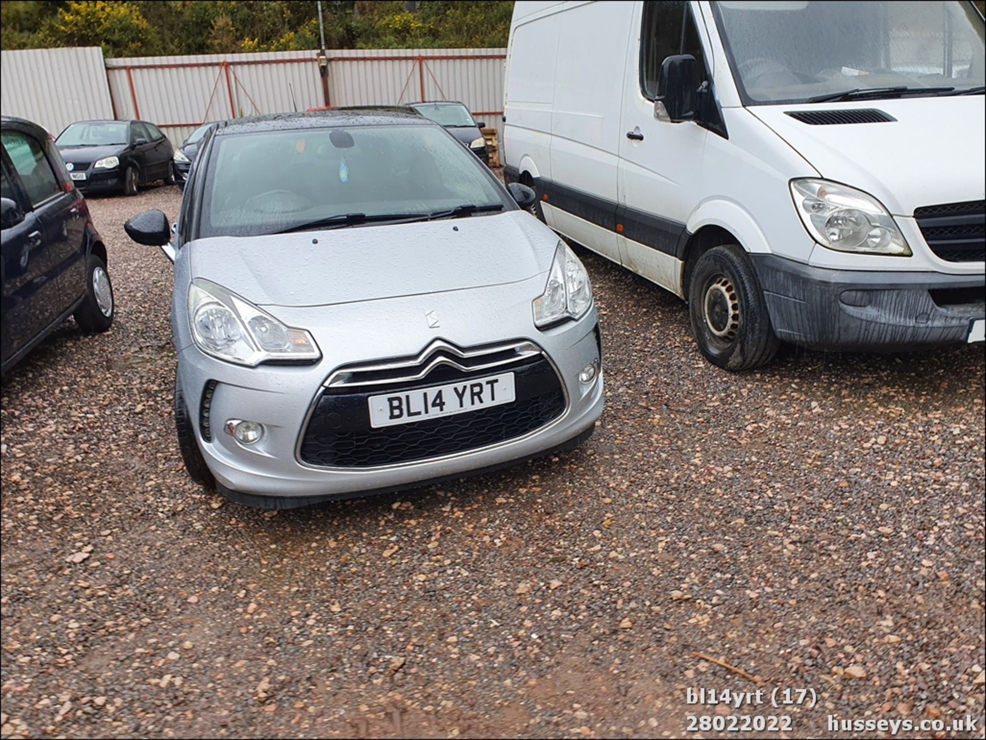 14/14 CITROEN DS3 DSTYLE + E-HDI - 1560cc 3dr Hatchback (Silver, 122k) - Image 17 of 25