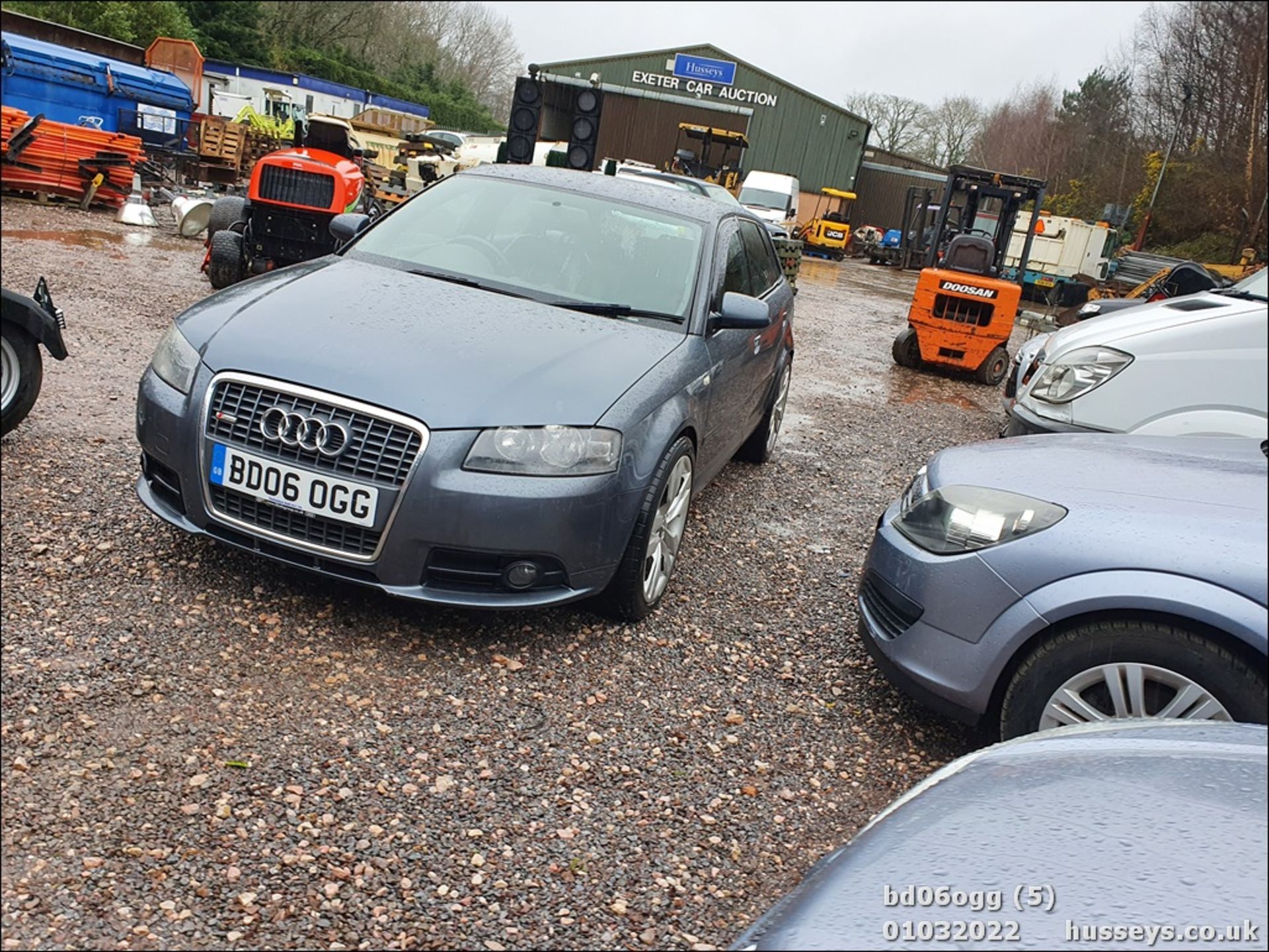 06/06 AUDI A3 TDI S LINE AUTO - 1968cc 5dr Hatchback (Grey) - Image 6 of 31