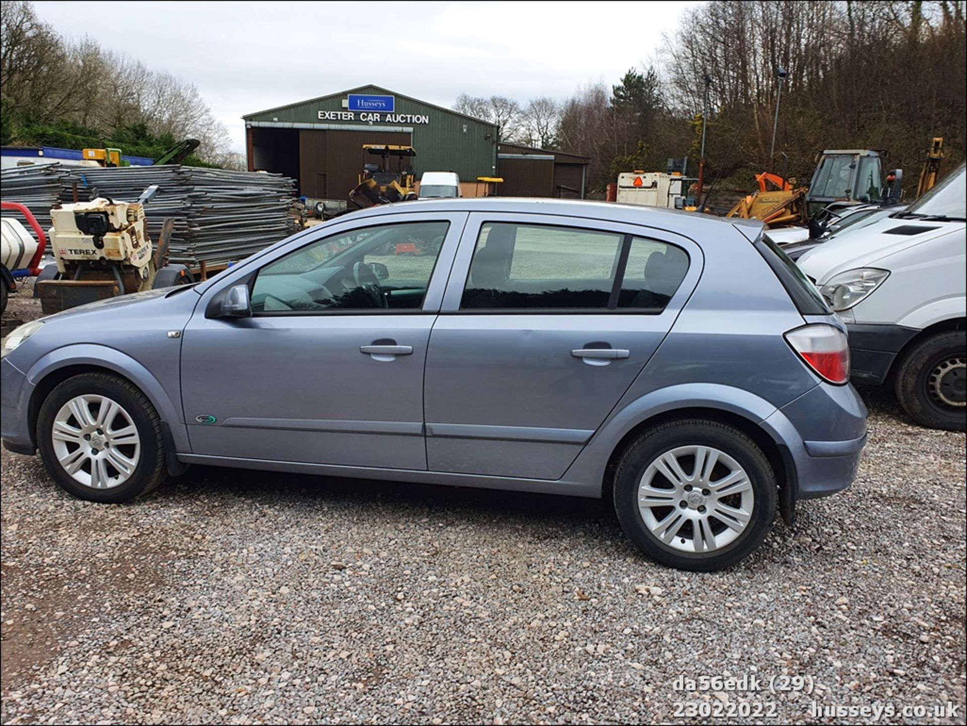06/56 VAUXHALL ASTRA ACTIVE - 1598cc 5dr Hatchback (Silver) - Image 27 of 42