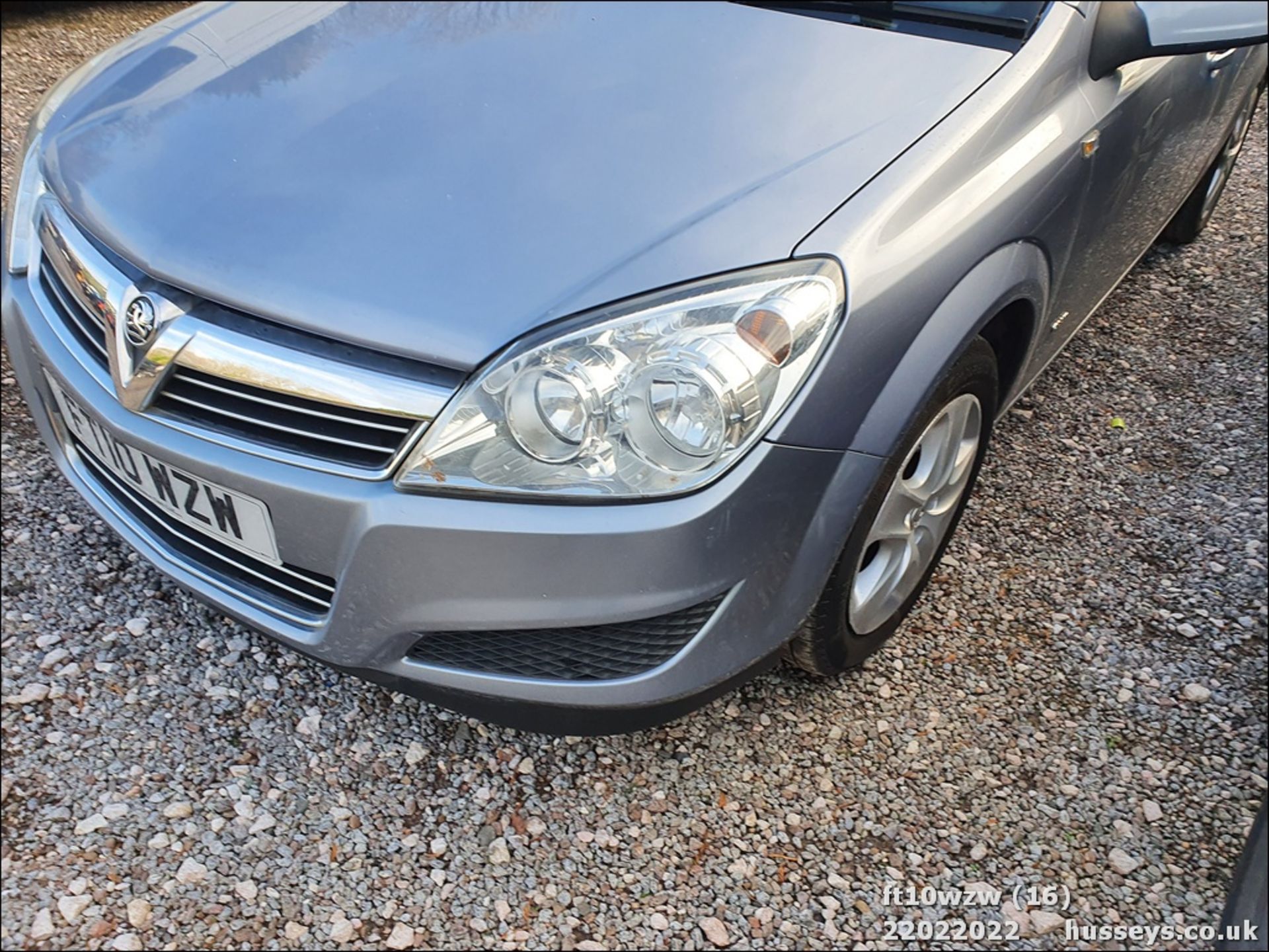 10/10 VAUXHALL ASTRA CLUB - 1364cc 5dr Hatchback (Silver) - Image 17 of 29