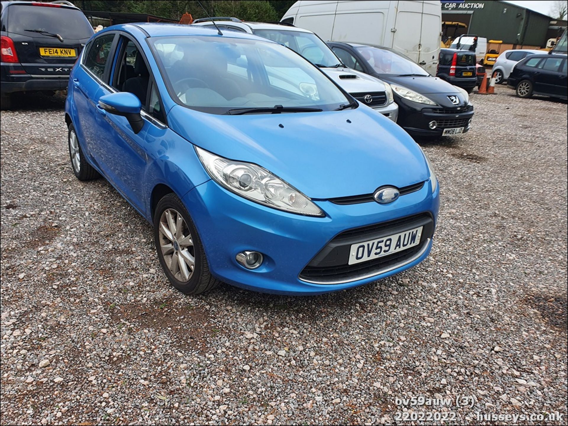 09/59 FORD FIESTA ZETEC 68 TDCI - 1399cc 5dr Hatchback (Blue, 99k) - Image 4 of 26