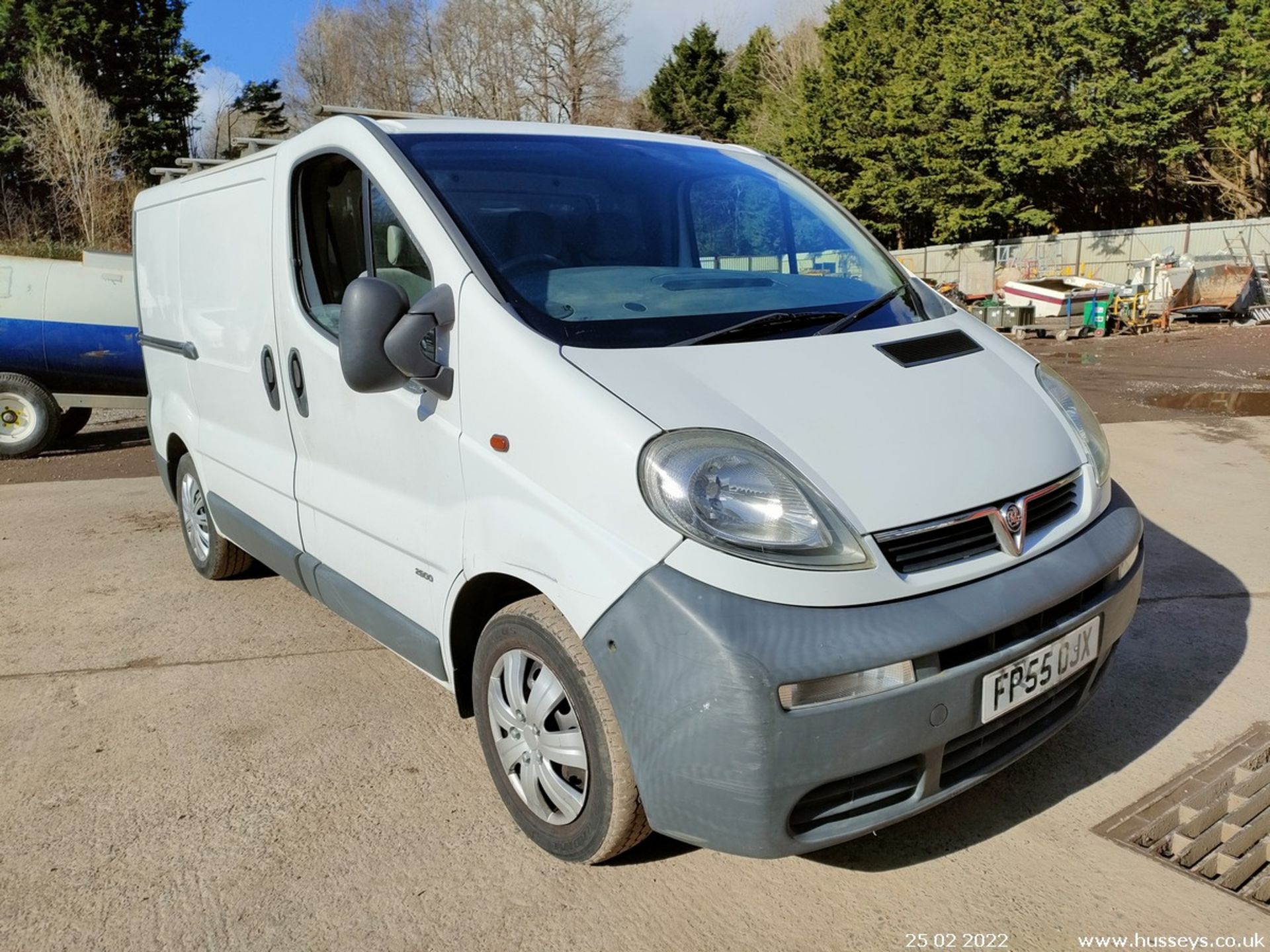 05/55 VAUXHALL VIVARO 2900 DI SWB - 1870cc 6dr Van (White)