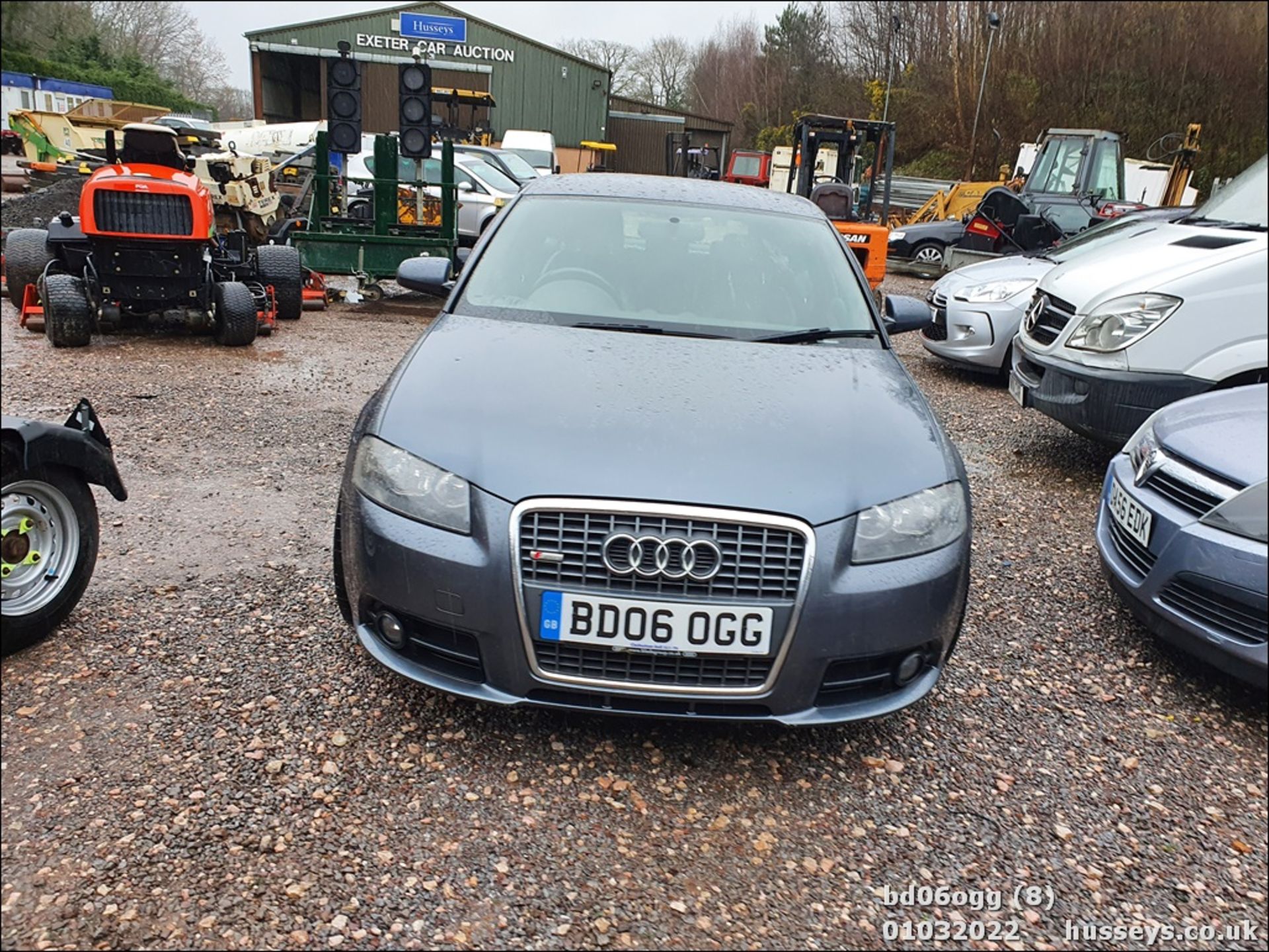 06/06 AUDI A3 TDI S LINE AUTO - 1968cc 5dr Hatchback (Grey) - Image 9 of 31