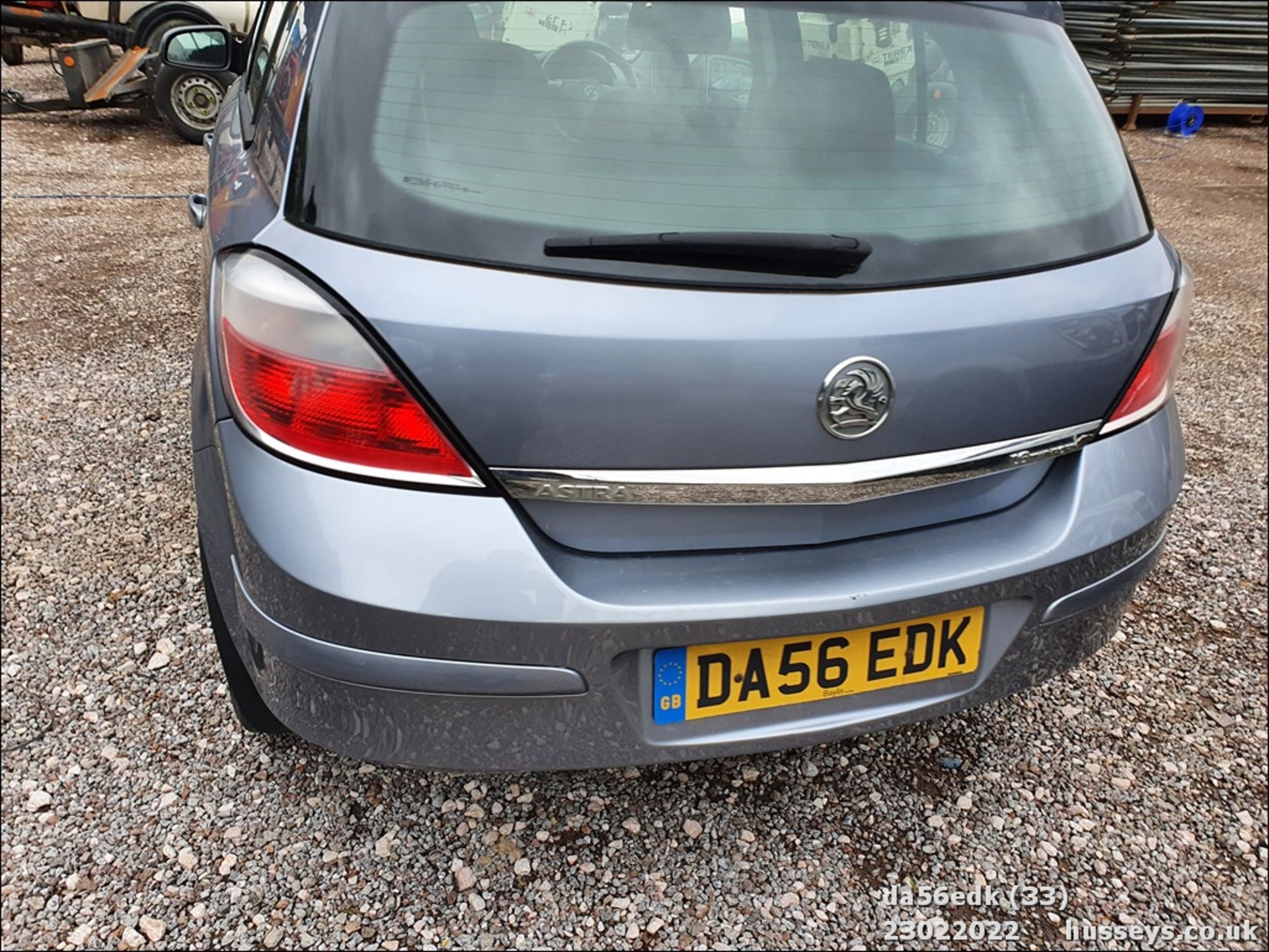 06/56 VAUXHALL ASTRA ACTIVE - 1598cc 5dr Hatchback (Silver) - Image 31 of 42