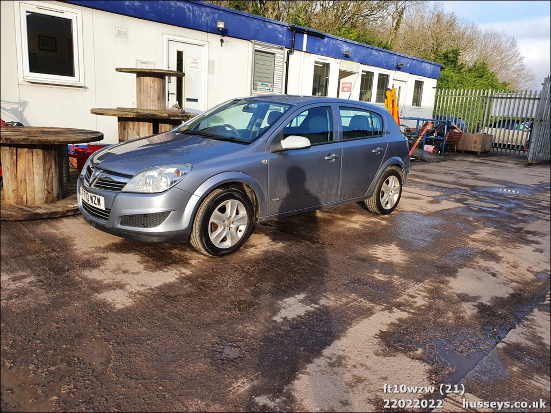 10/10 VAUXHALL ASTRA CLUB - 1364cc 5dr Hatchback (Silver) - Image 21 of 29