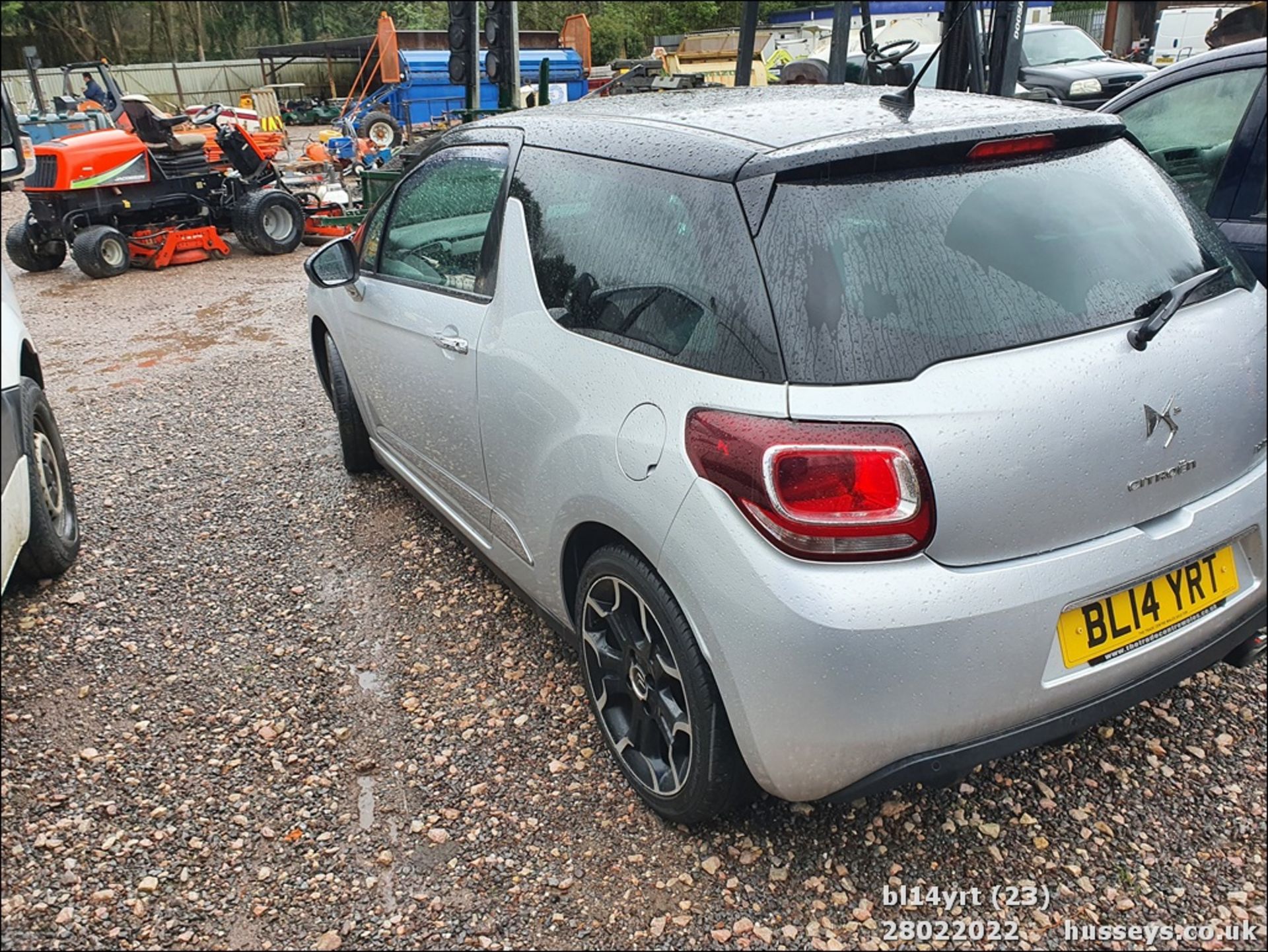 14/14 CITROEN DS3 DSTYLE + E-HDI - 1560cc 3dr Hatchback (Silver, 122k) - Image 23 of 25