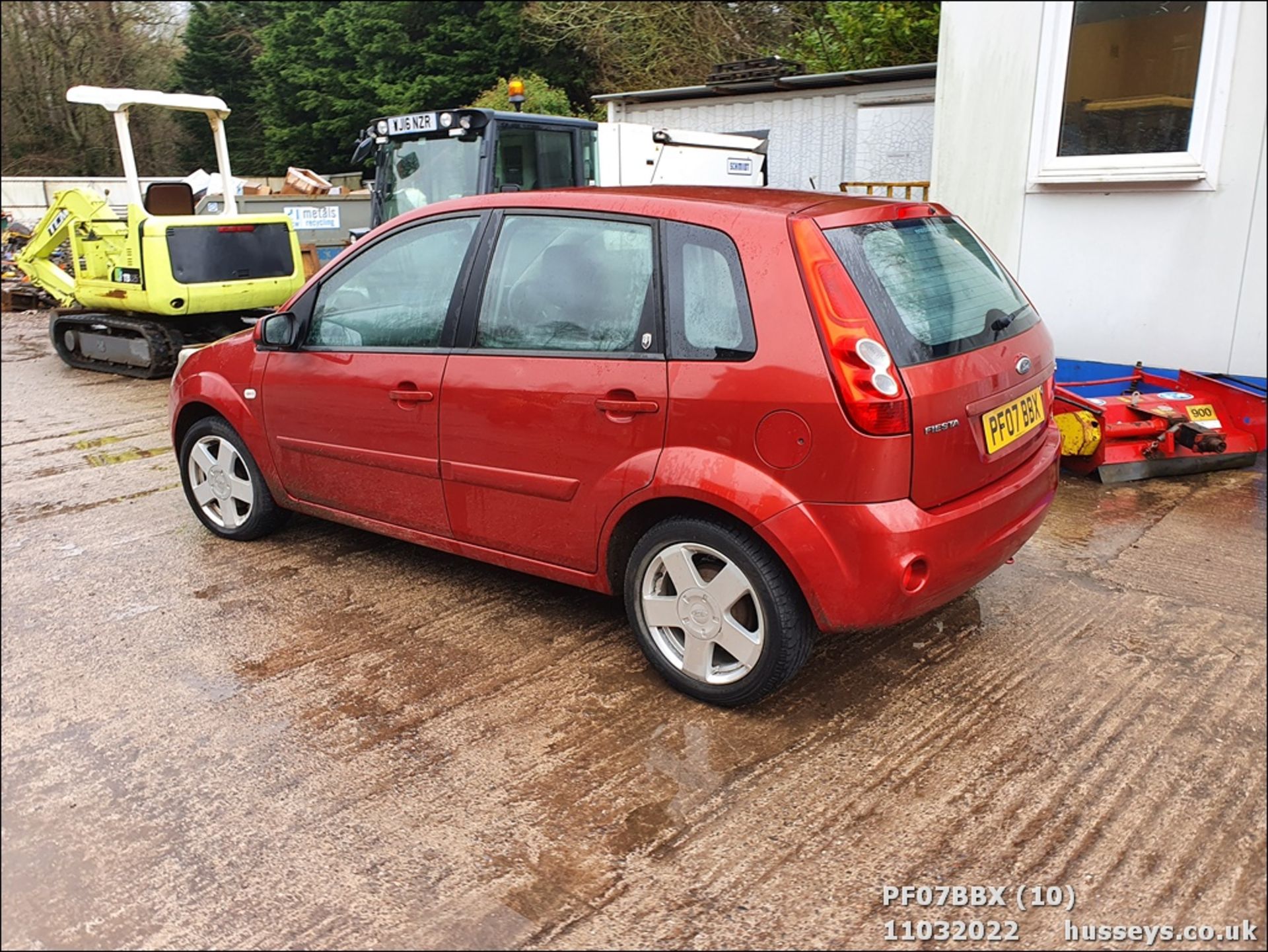 07/07 FORD FIESTA GHIA TDCI - 1399cc 5dr Hatchback (Red, 112k) - Image 10 of 37