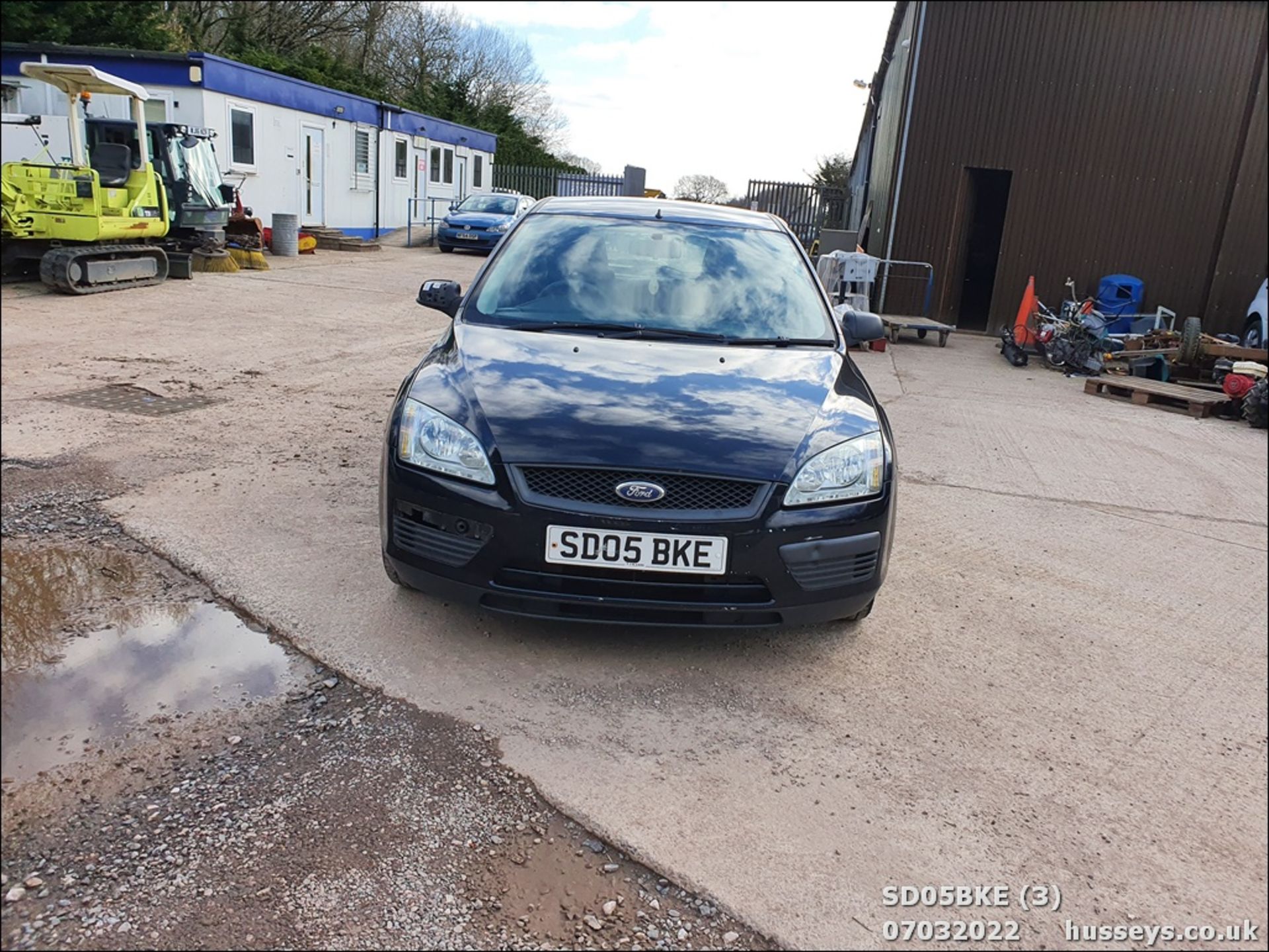 05/05 FORD FOCUS STUDIO - 1388cc 5dr Hatchback (Black, 105k) - Image 3 of 31