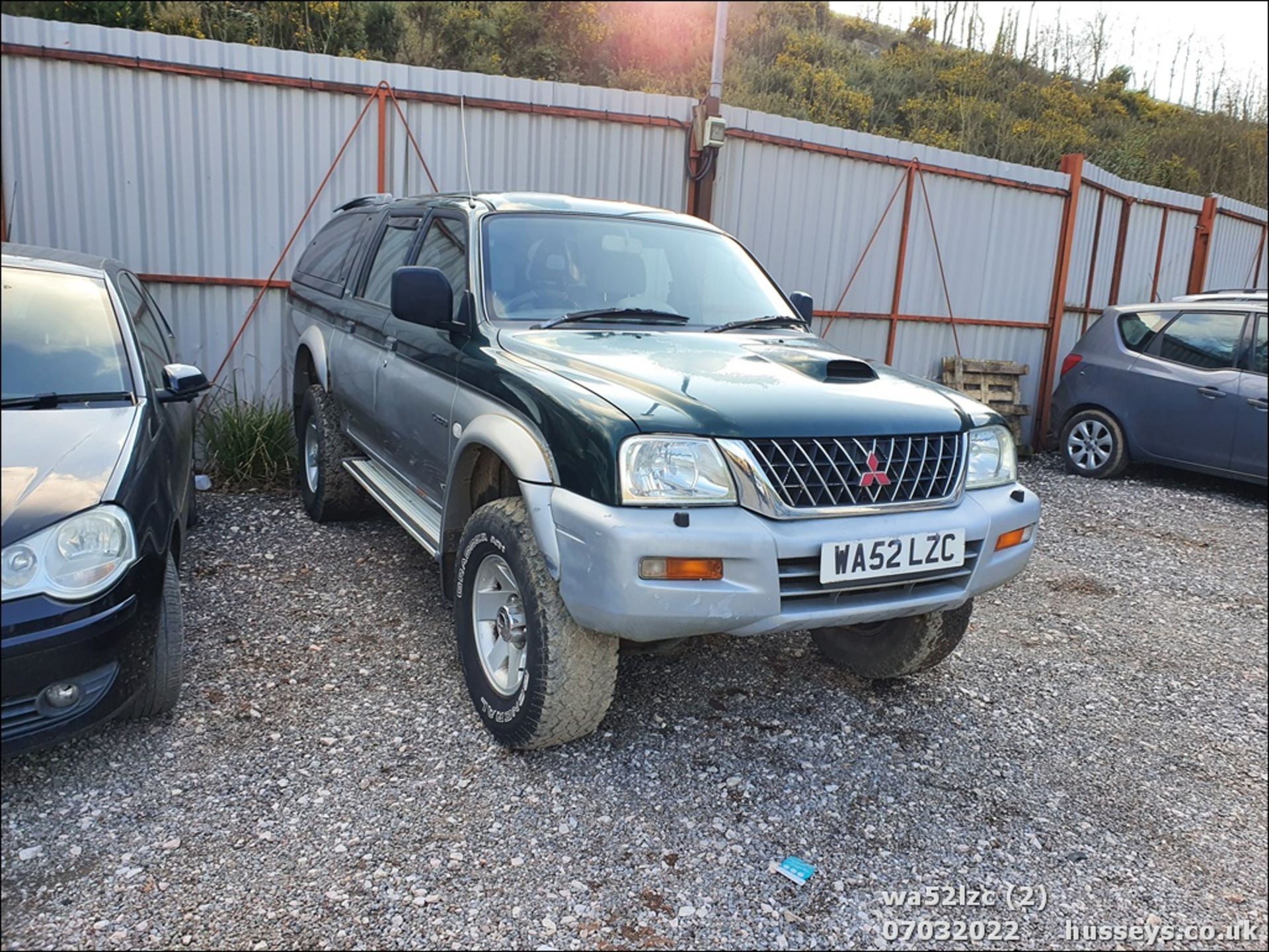 02/52 MITSUBISHI L200 2.5TD 4LIFE 4WD - 2477cc 4x4 (Green/silver, 123k) - Image 3 of 29