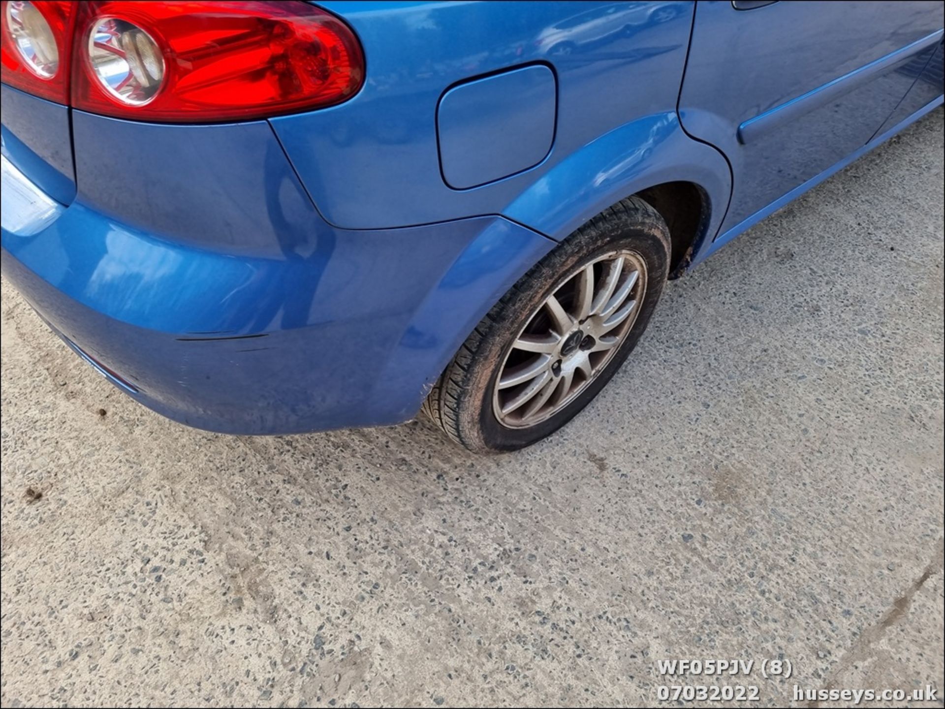 05/05 DAEWOO LACETTI SX - 1598cc 5dr Hatchback (Blue, 80k) - Image 8 of 39