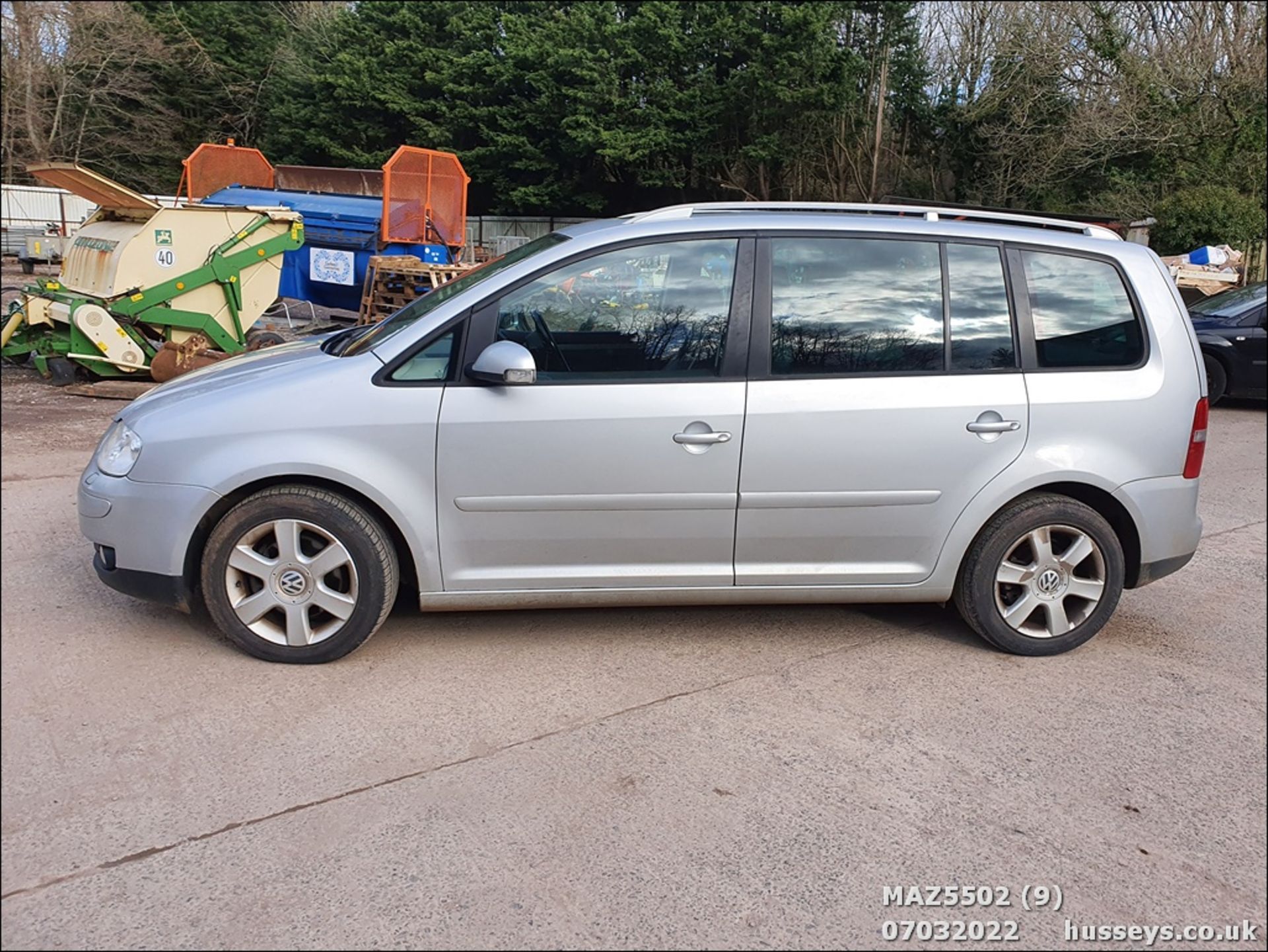 2004 VOLKSWAGEN TOURAN SPORT TDI AUTO - 1968cc 5dr MPV (Silver, 135k) - Image 10 of 20