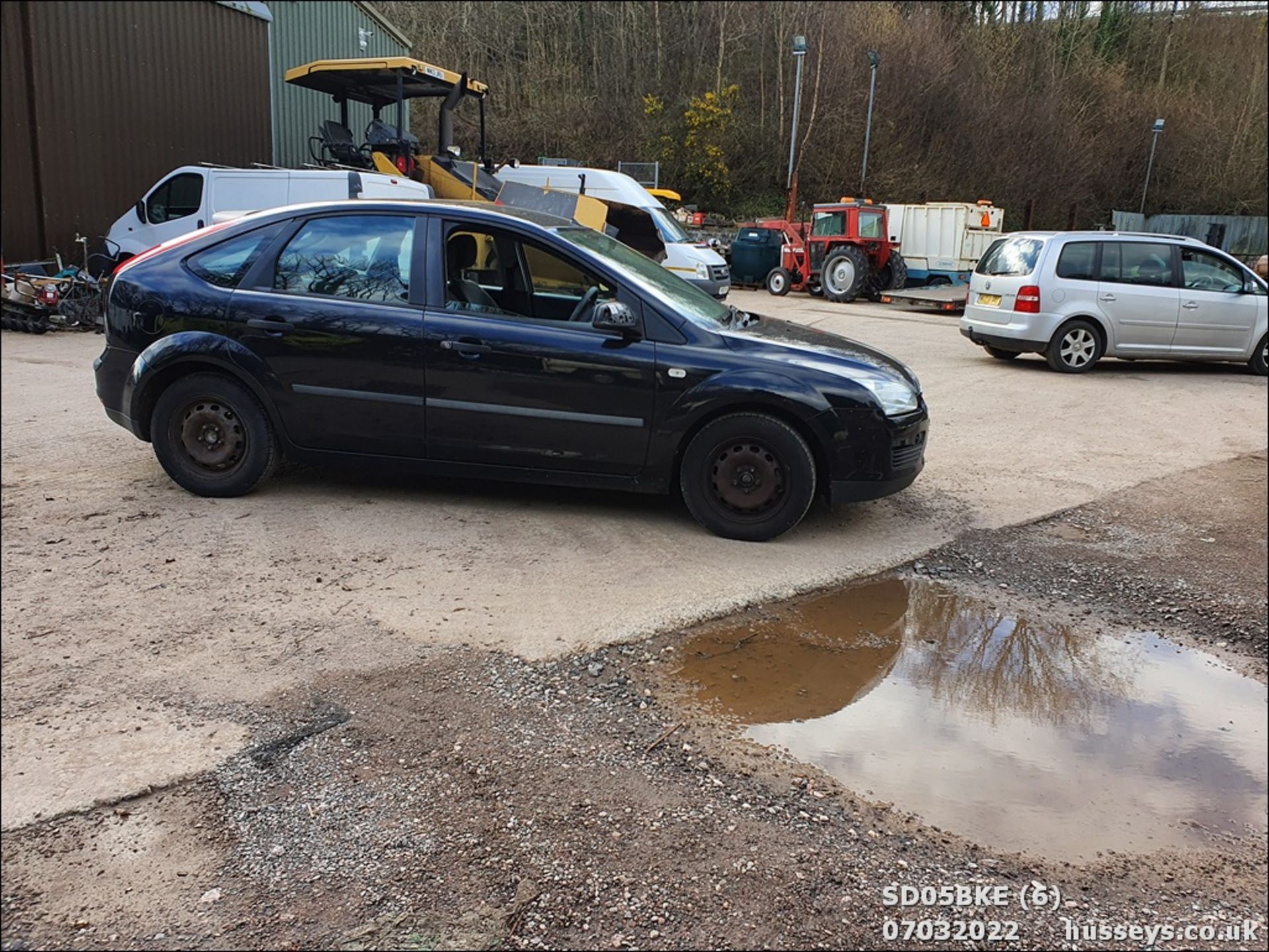 05/05 FORD FOCUS STUDIO - 1388cc 5dr Hatchback (Black, 105k) - Image 6 of 31