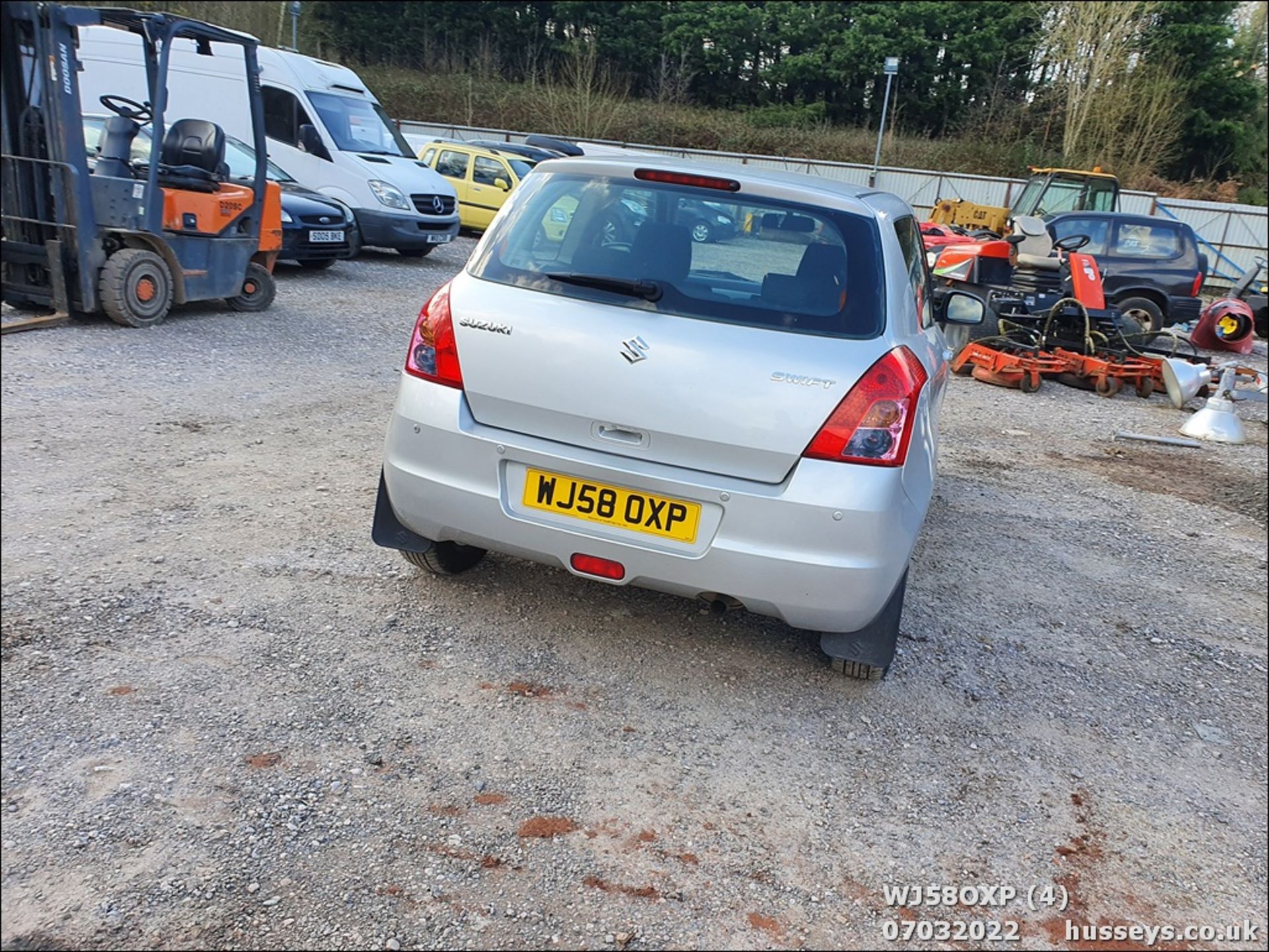 08/58 SUZUKI SWIFT GL 3DR - 1328cc 3dr Hatchback (Silver, 59k) - Image 5 of 36