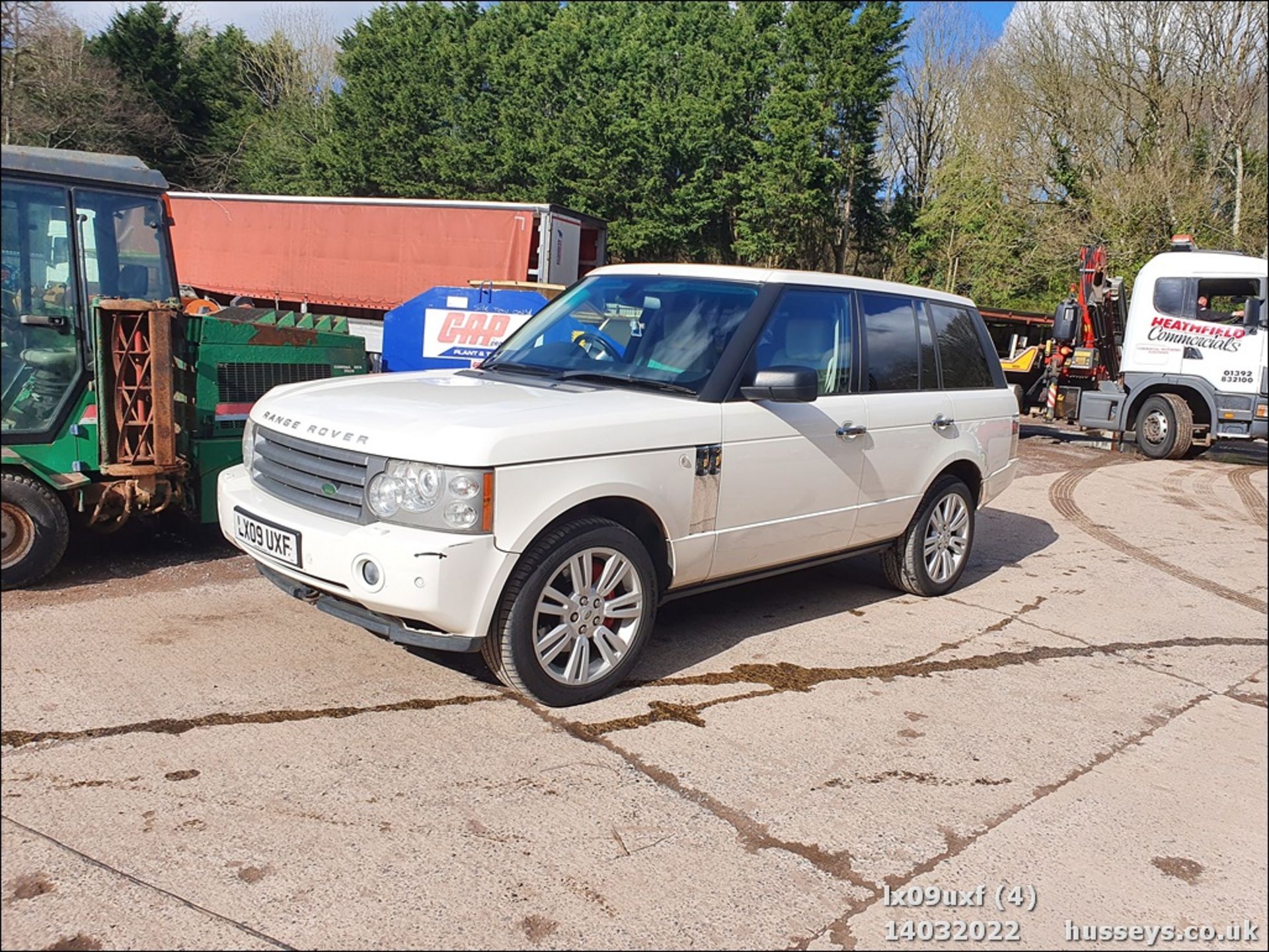 09/09 LAND ROVER RANGE ROVER VOGUE SE A - 3628cc 5dr 4x4 (White) - Image 5 of 34