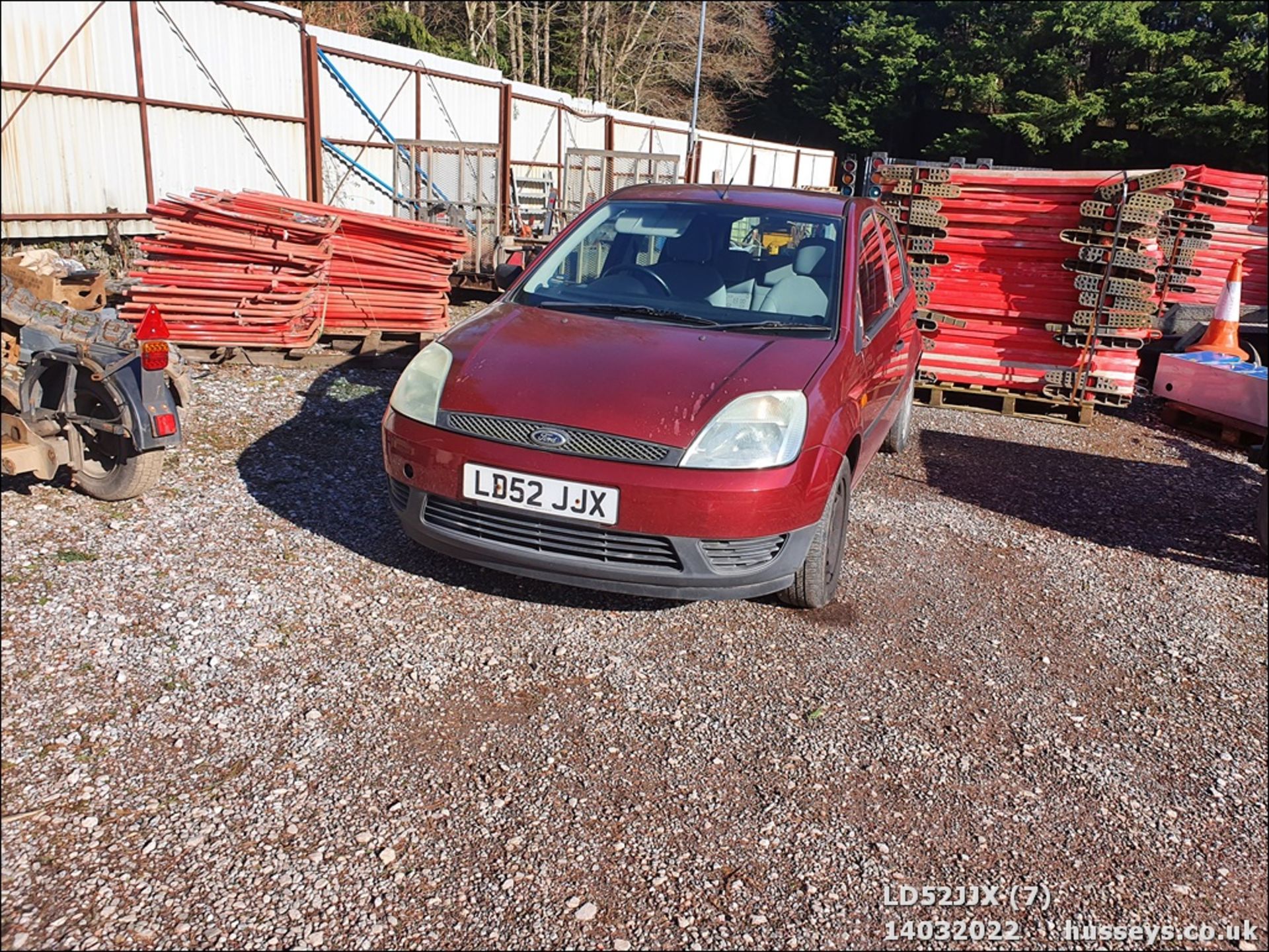 02/52 FORD FIESTA LX - 1388cc 5dr Hatchback (Red, 37k) - Image 8 of 27