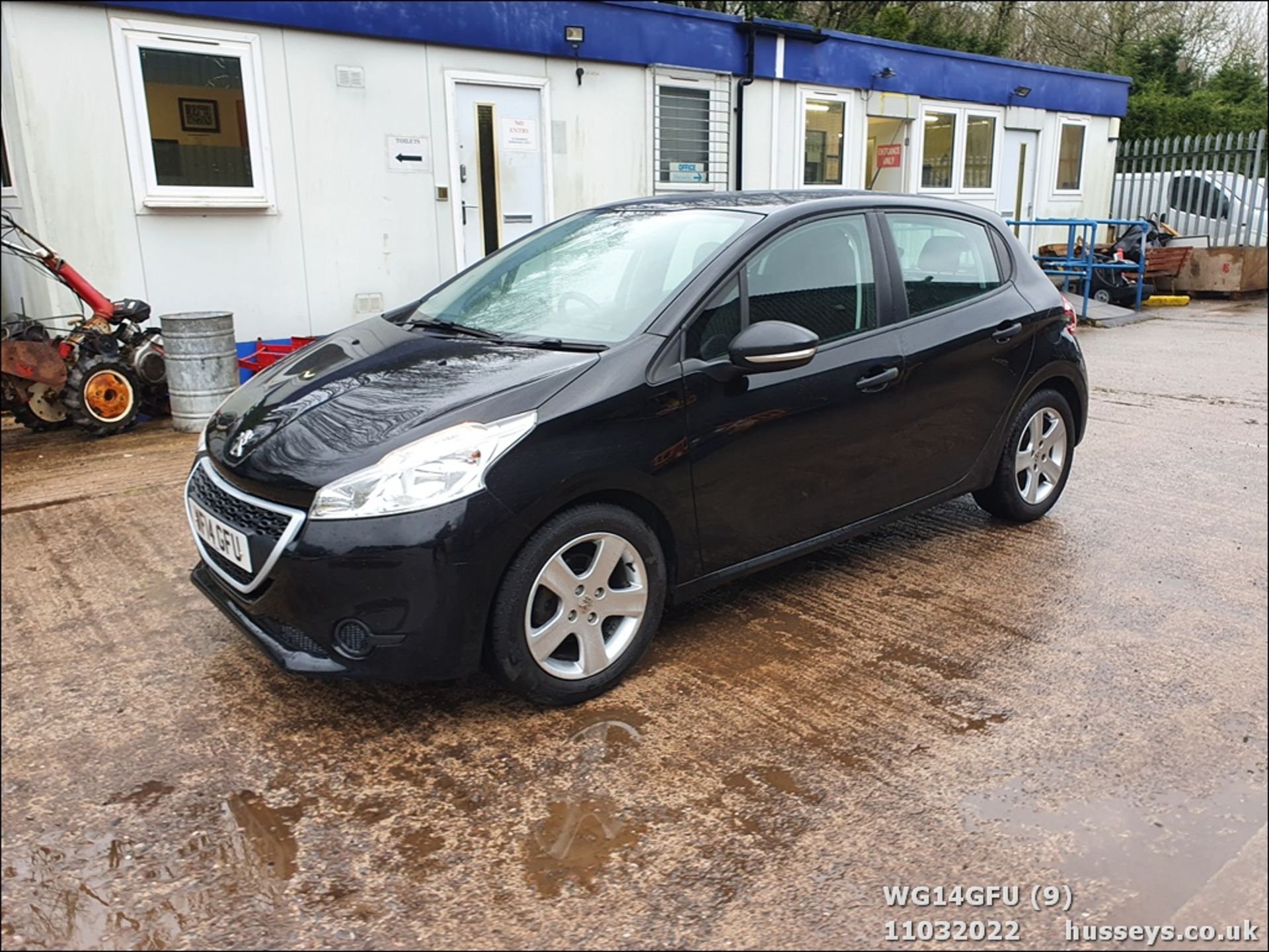 14/14 PEUGEOT 208 ACCESS - 999cc 5dr Hatchback (Black, 72k) - Image 9 of 38