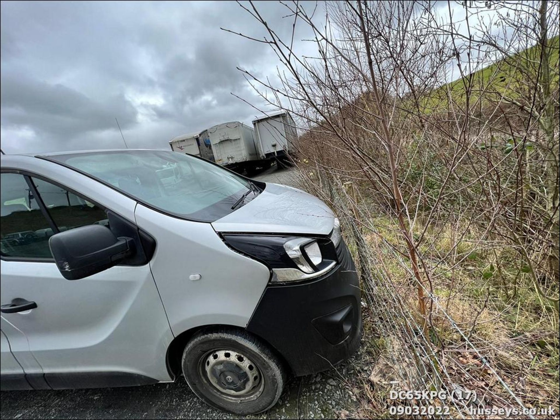 15/65 VAUXHALL VIVARO COMBI CDTI S/S - 1598cc 5dr MPV (Silver) - Image 25 of 26