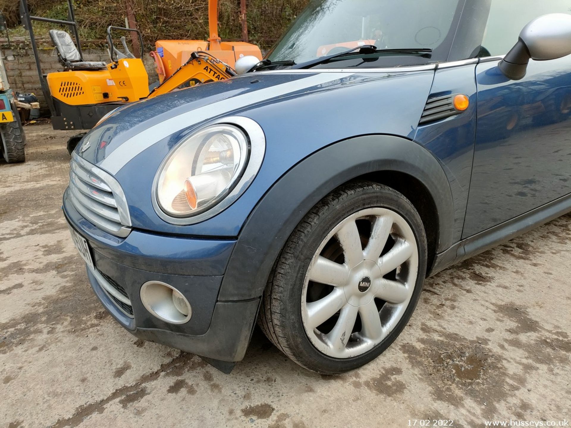 09/59 MINI COOPER D CLUBMAN - 1560cc 5dr Estate (Blue) - Image 9 of 63