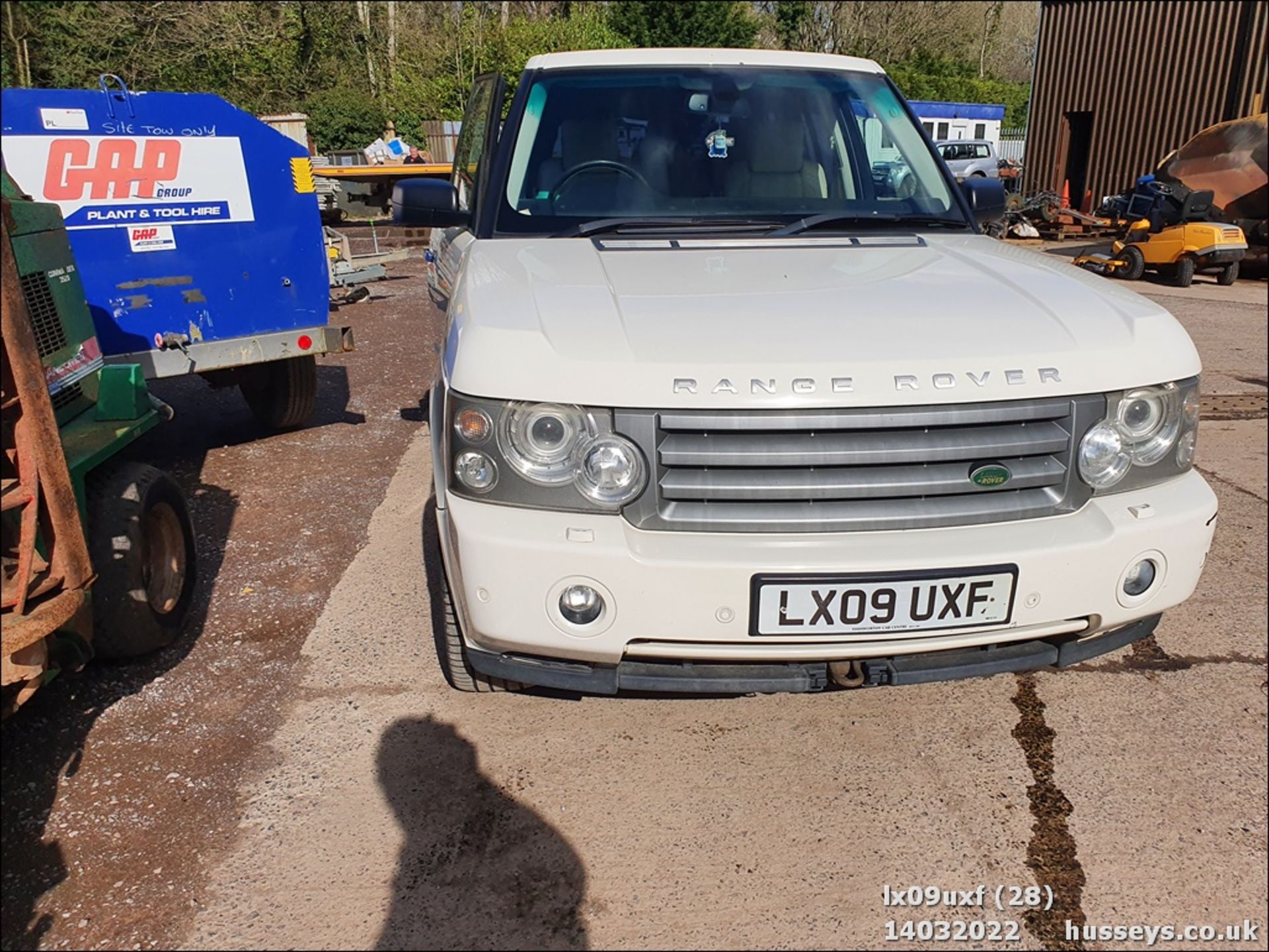 09/09 LAND ROVER RANGE ROVER VOGUE SE A - 3628cc 5dr 4x4 (White) - Image 29 of 34