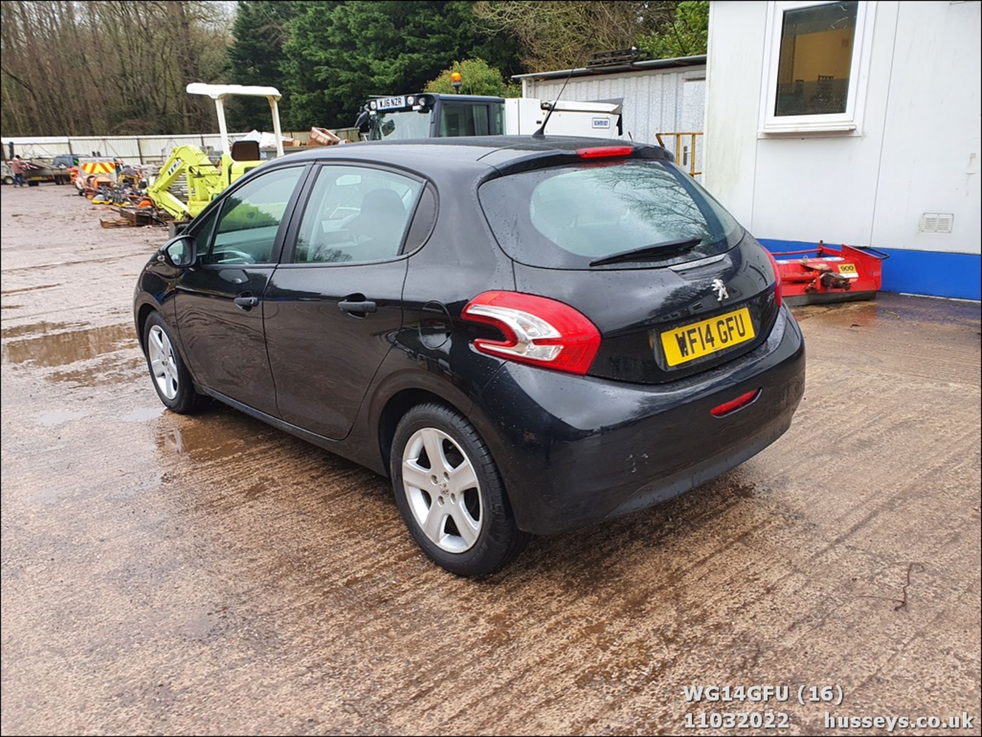 14/14 PEUGEOT 208 ACCESS - 999cc 5dr Hatchback (Black, 72k) - Image 16 of 38