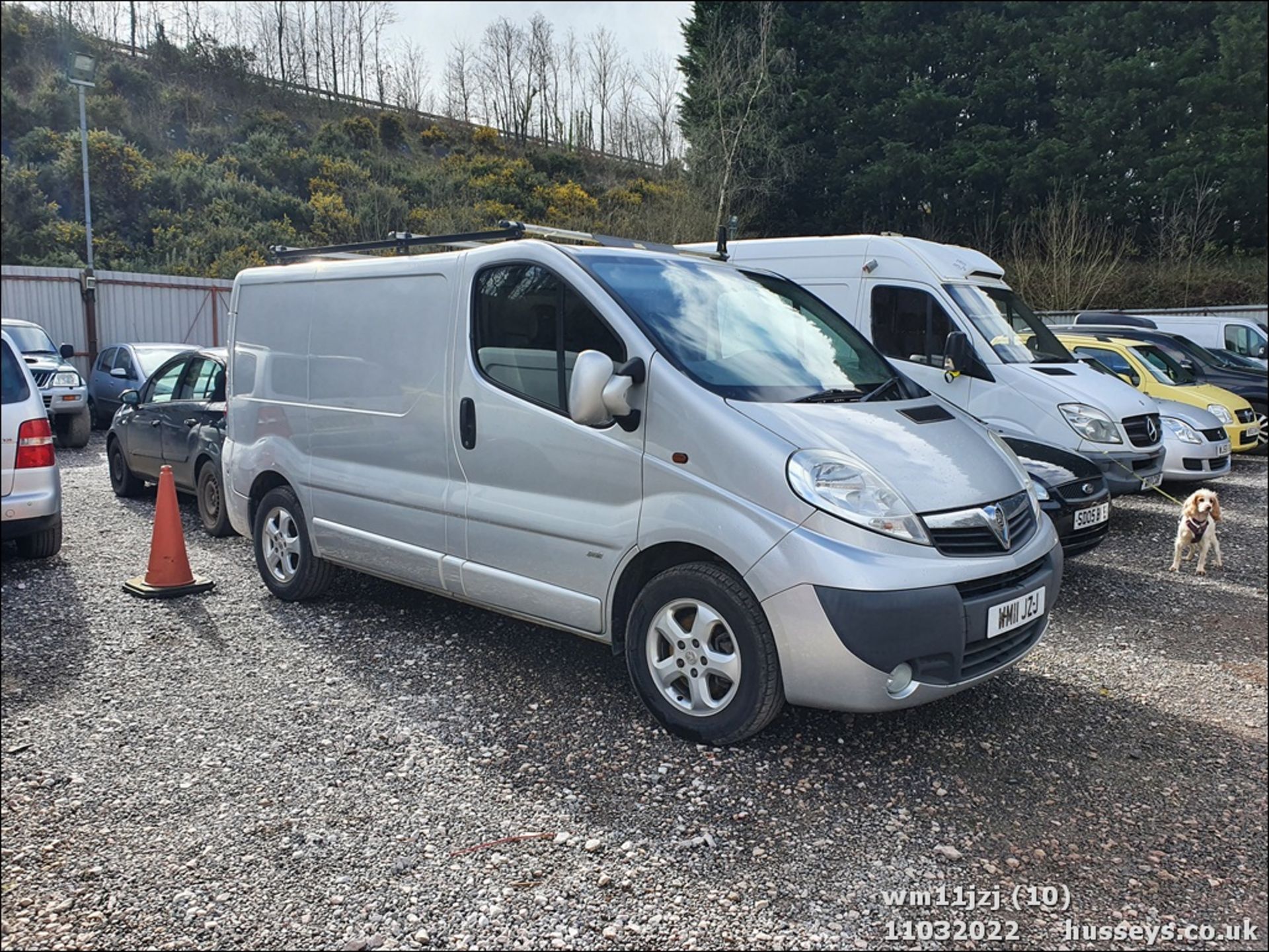 11/11 VAUXHALL VIVARO 2700 SPORTIVE CDTI - 1995cc Van (Silver, 118k) - Image 10 of 26