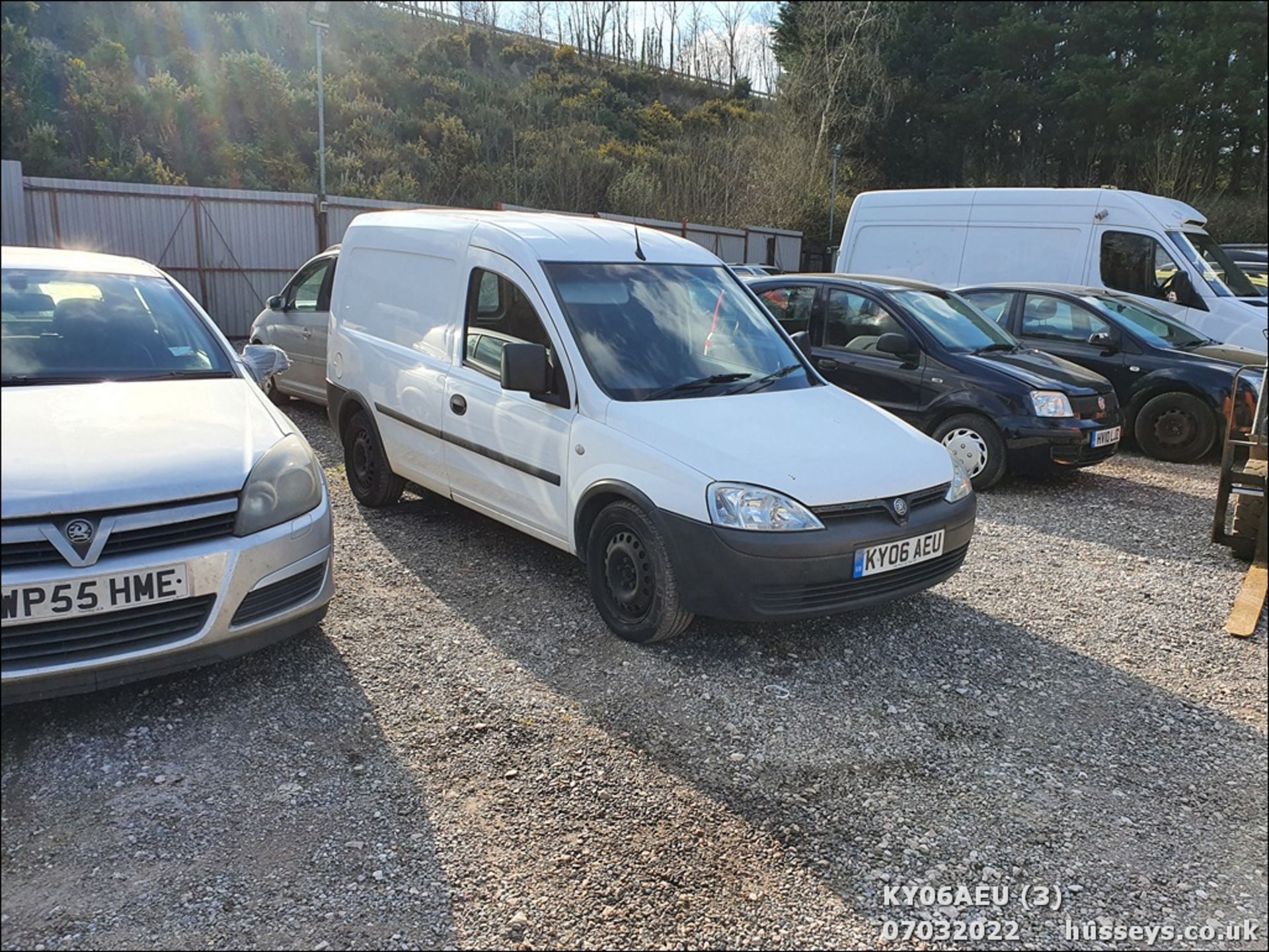 06/06 VAUXHALL COMBO 1700 CDTI 16V - 1686cc Van (White, 128k) - Image 3 of 23