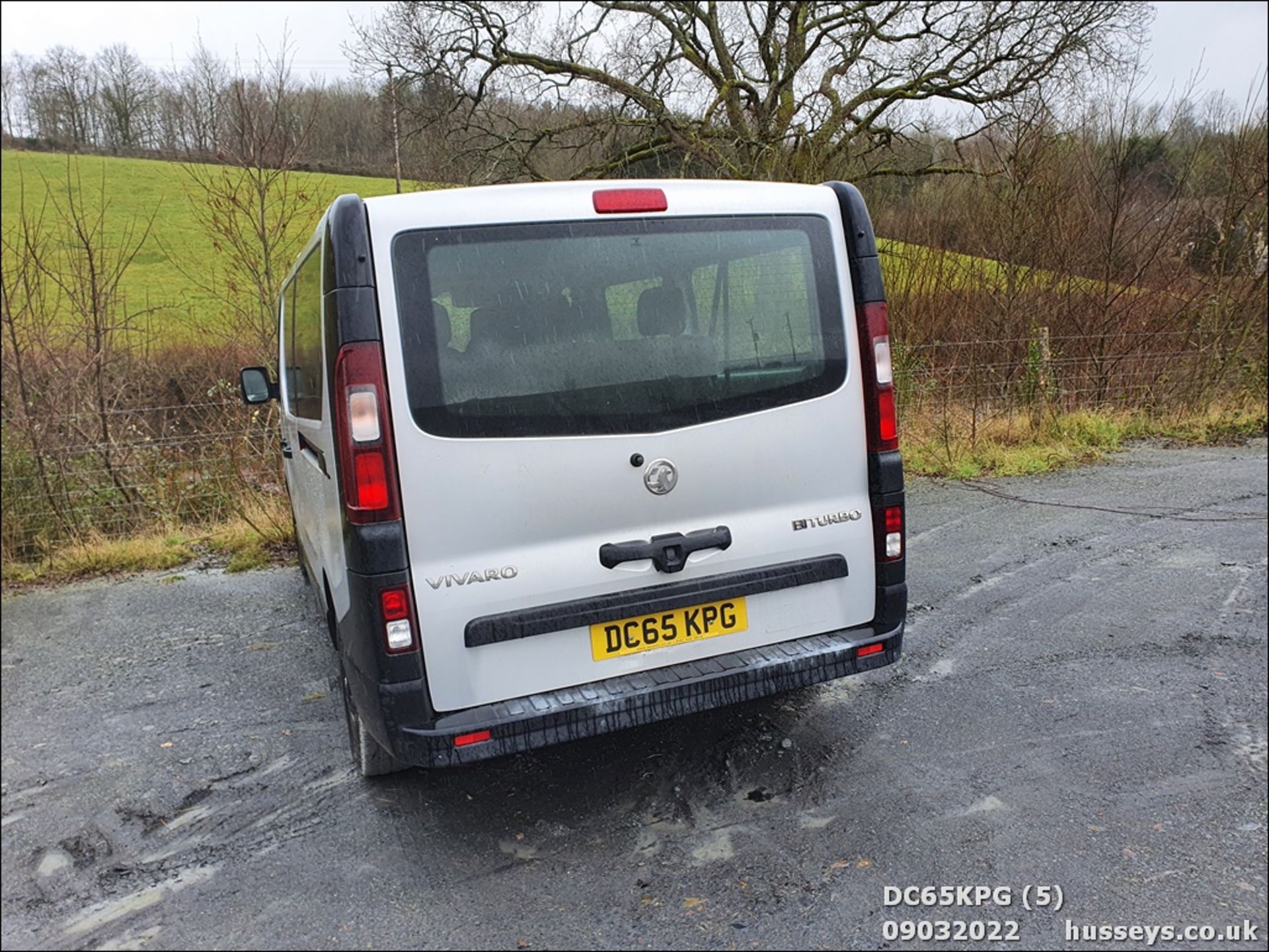 15/65 VAUXHALL VIVARO COMBI CDTI S/S - 1598cc 5dr MPV (Silver) - Image 5 of 26