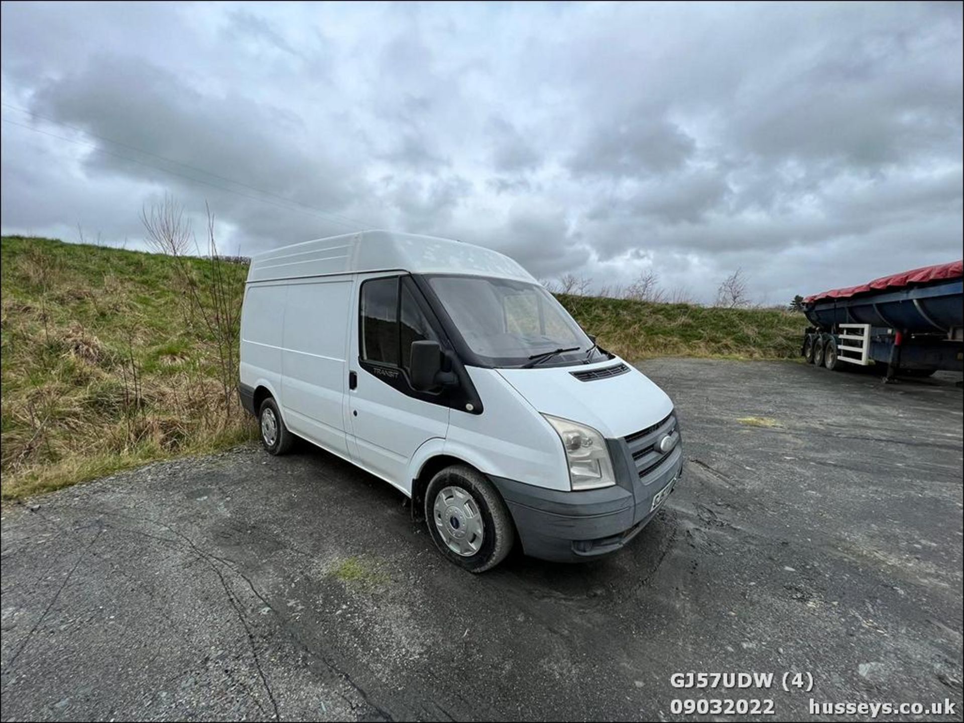 07/57 FORD TRANSIT 85 T260S FWD - 2198cc 5dr Van (White) - Image 18 of 22