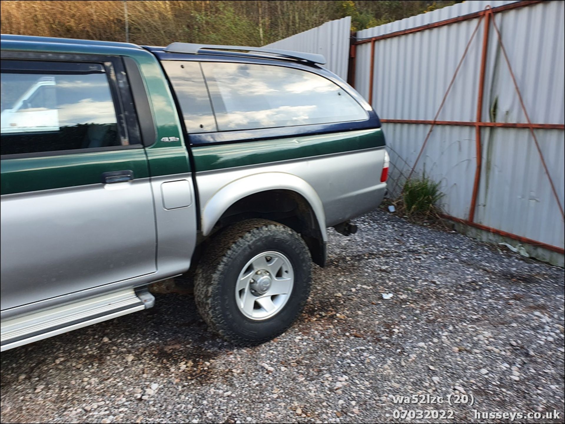 02/52 MITSUBISHI L200 2.5TD 4LIFE 4WD - 2477cc 4x4 (Green/silver, 123k) - Image 21 of 29