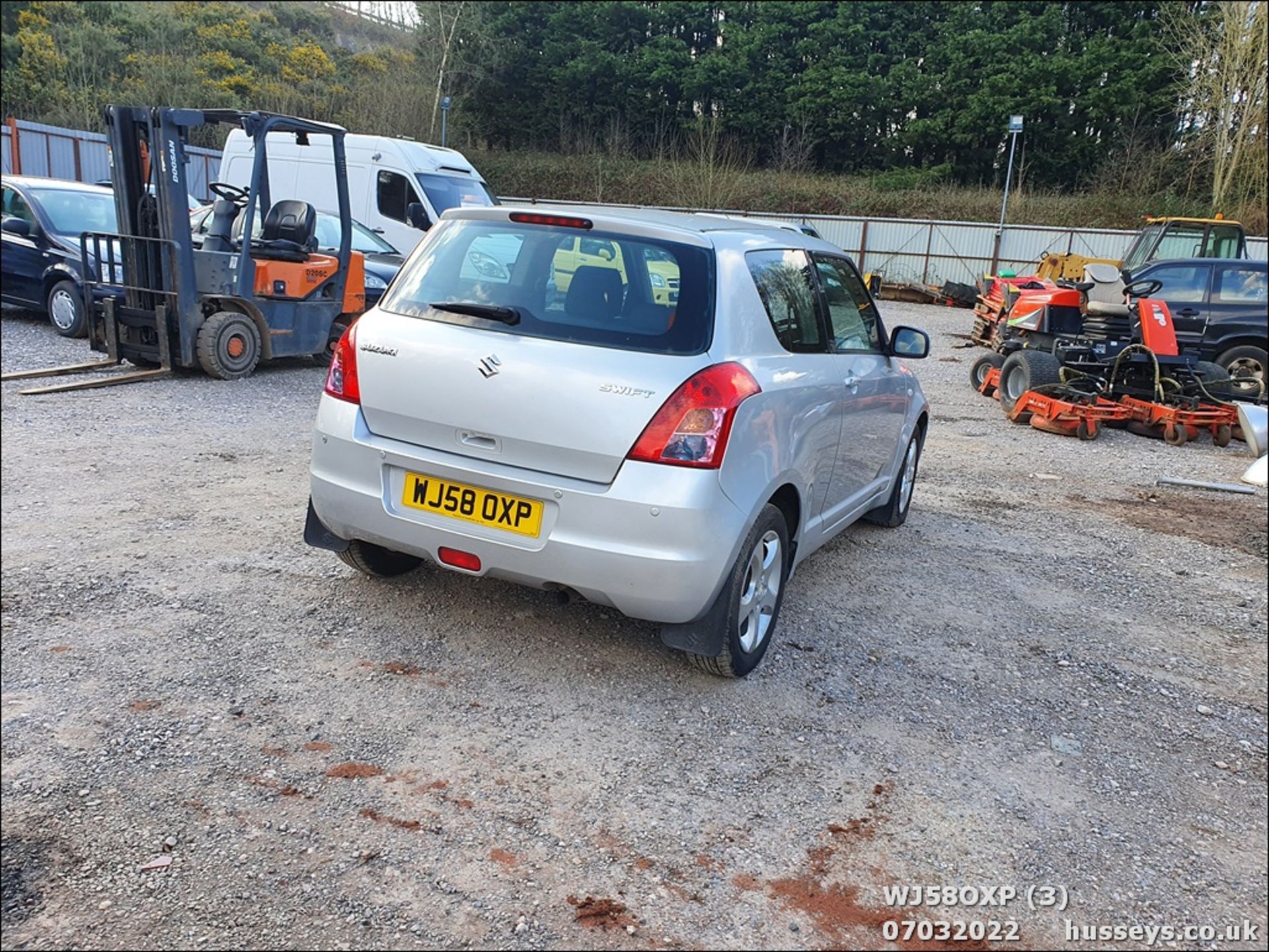 08/58 SUZUKI SWIFT GL 3DR - 1328cc 3dr Hatchback (Silver, 59k) - Image 4 of 36